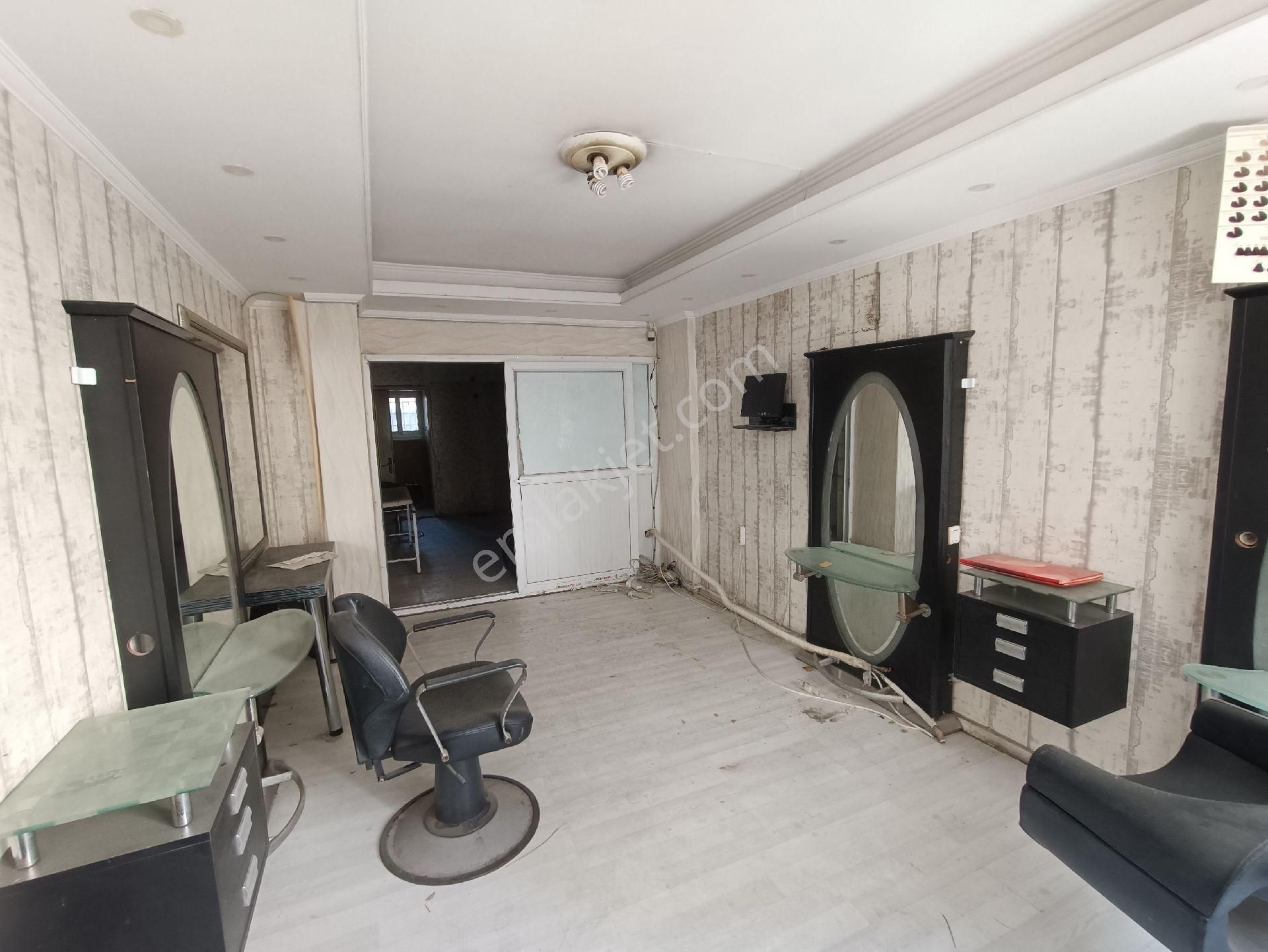 İnönü Caddesi Merkezde İşyeri Ofis Büro İçin Uygun 1+1 Satılık Daire Hemen Teslim