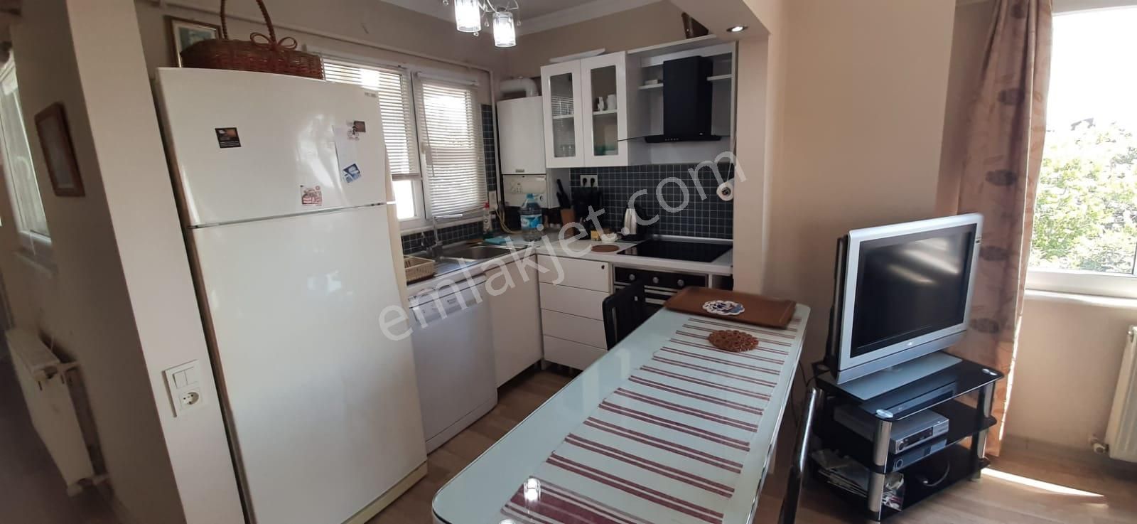 Beşiktaş'ta Sahile Yakın Boğaz Manzaralı Ve Full Eşyalı Bakımlı Kiralık 2+1 Daire - Görsel 8