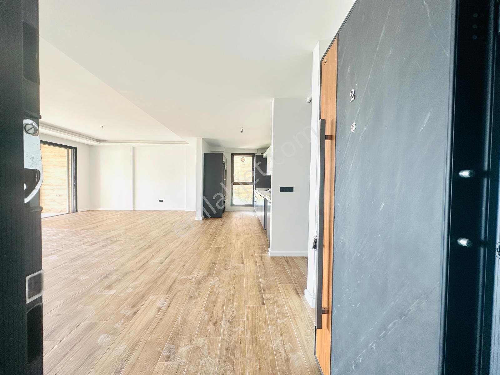 Eviz Royal Panorama Bahçe Katı Deniz Manzaralı 3+1 Daire Satılık - Görsel 4