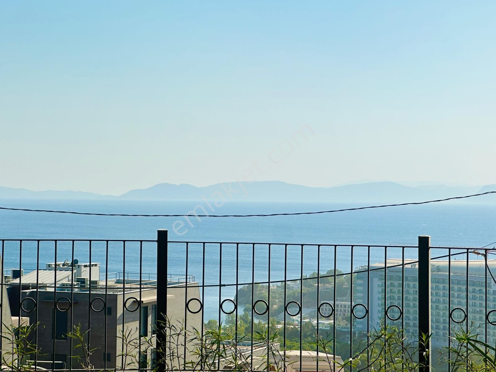 Eviz Royal Panorama Bahçe Katı Deniz Manzaralı 3+1 Daire Satılık