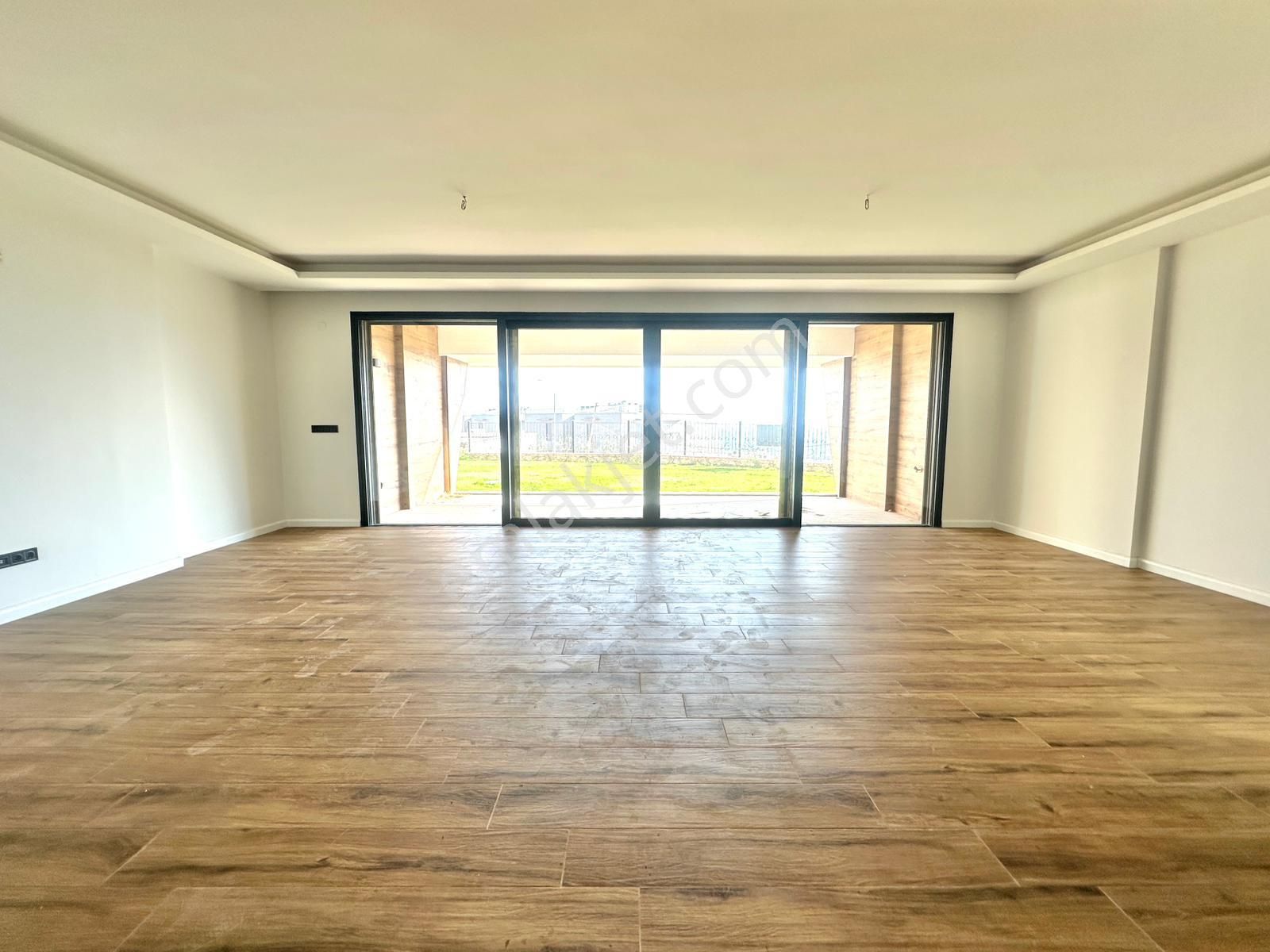 Eviz Royal Panorama Bahçe Katı Deniz Manzaralı 3+1 Daire Satılık - Görsel 12