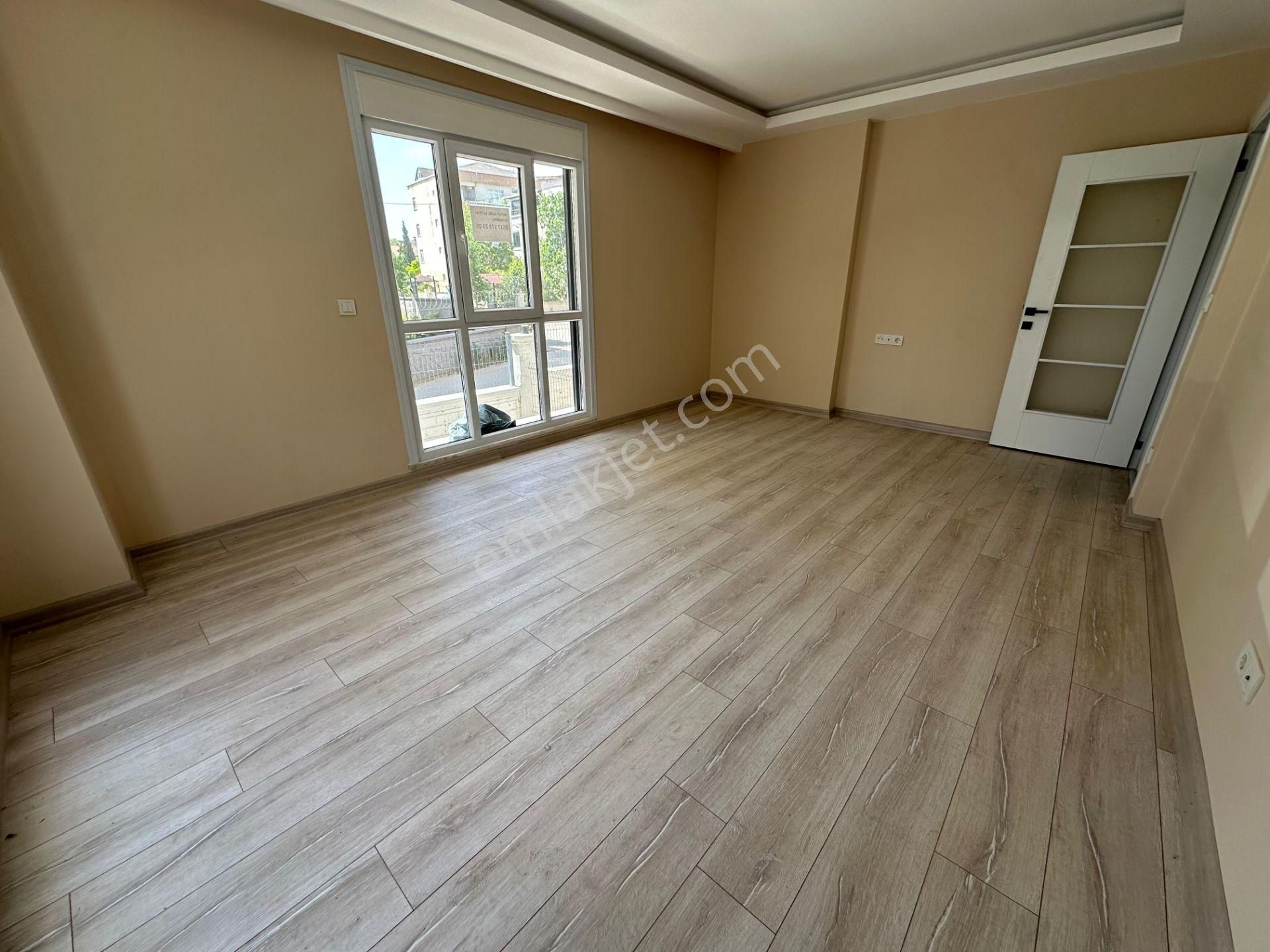 Tuzla Postane'de Sıfır 2+1 Kombili Geniş Satılık Daire