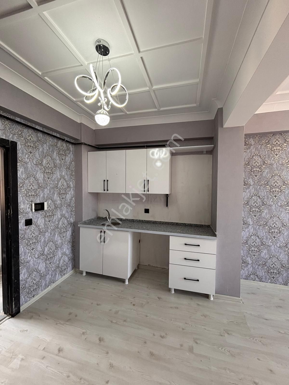 Batıkent'te Fuar Karşısı Satılık 1+1, Üst Kat, Full
