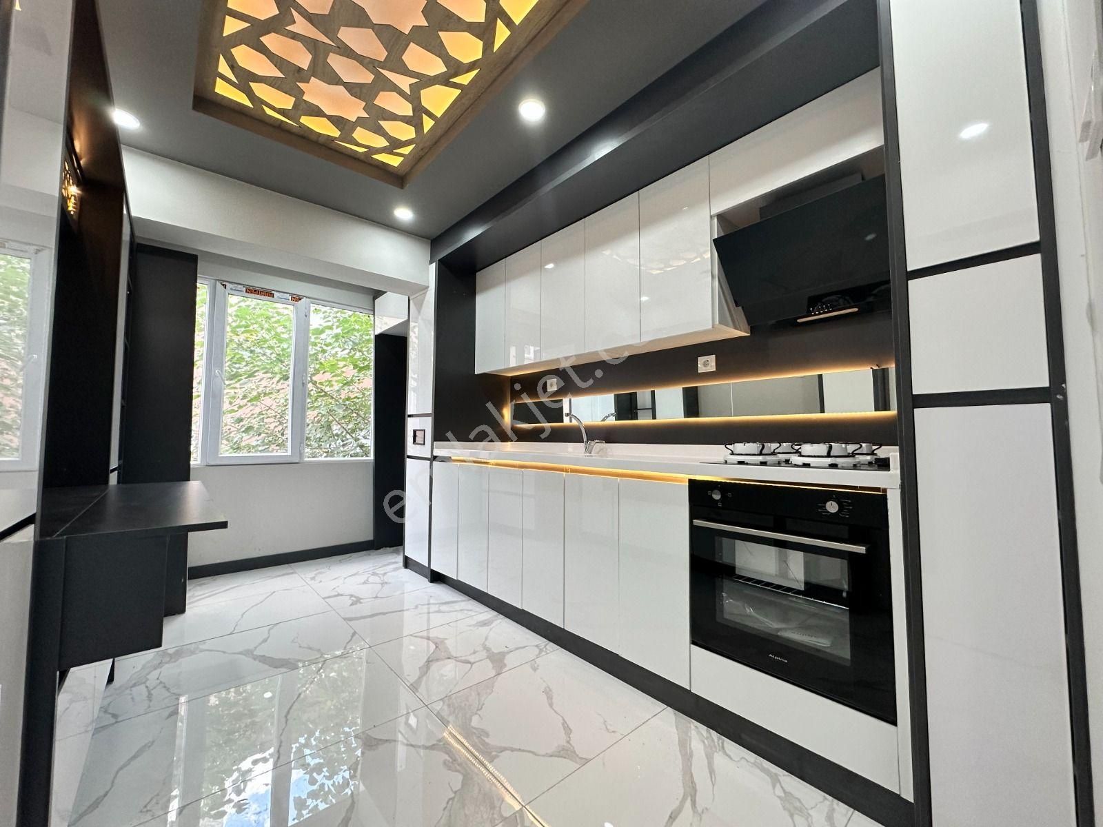 Sincan Maraşal Çakmak Mahallesinde Full Yapılı Satılık 3+1 Daire