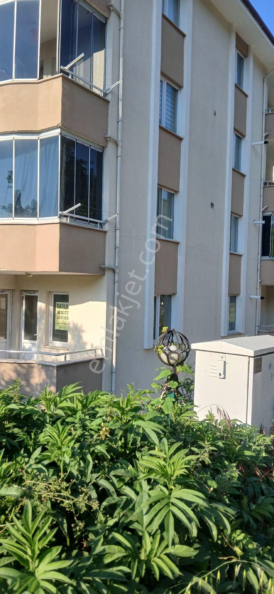 İnebolu Cunurye Mahallesinde Tarık Göksel Sitesinde Satılık Daire