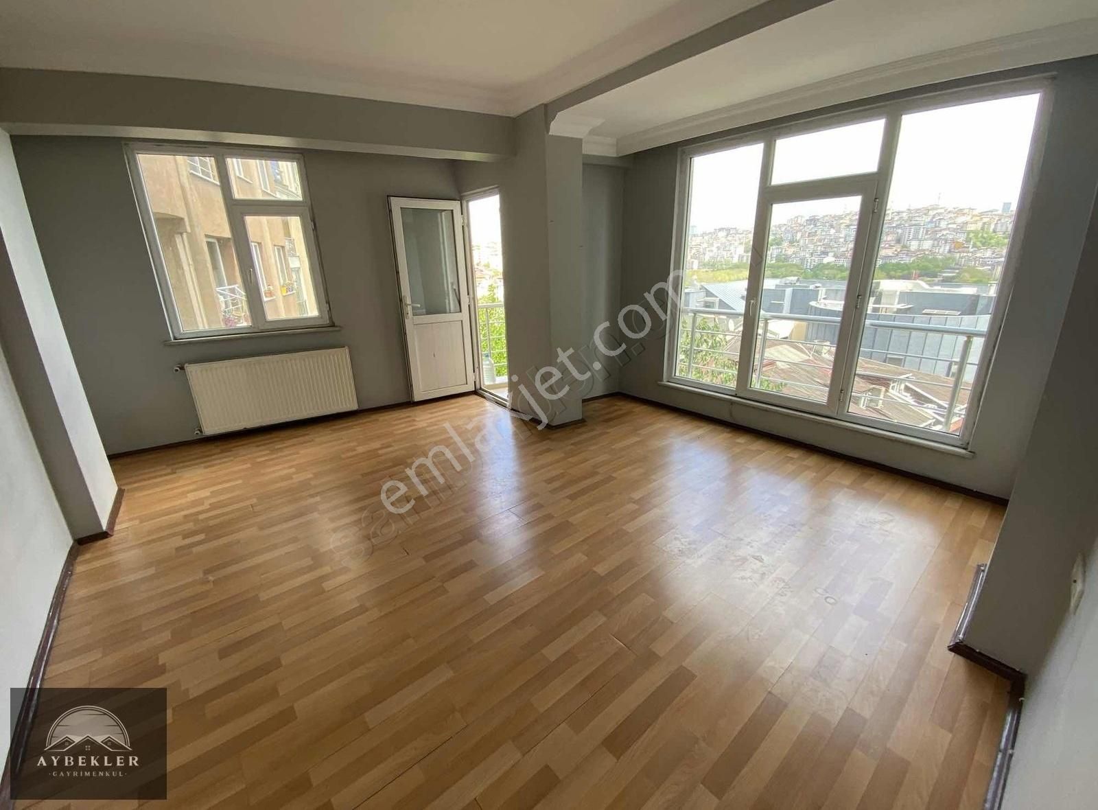 Eyüp'te Manzaralı 2+1 Kiralık Yeni Yapı Bina