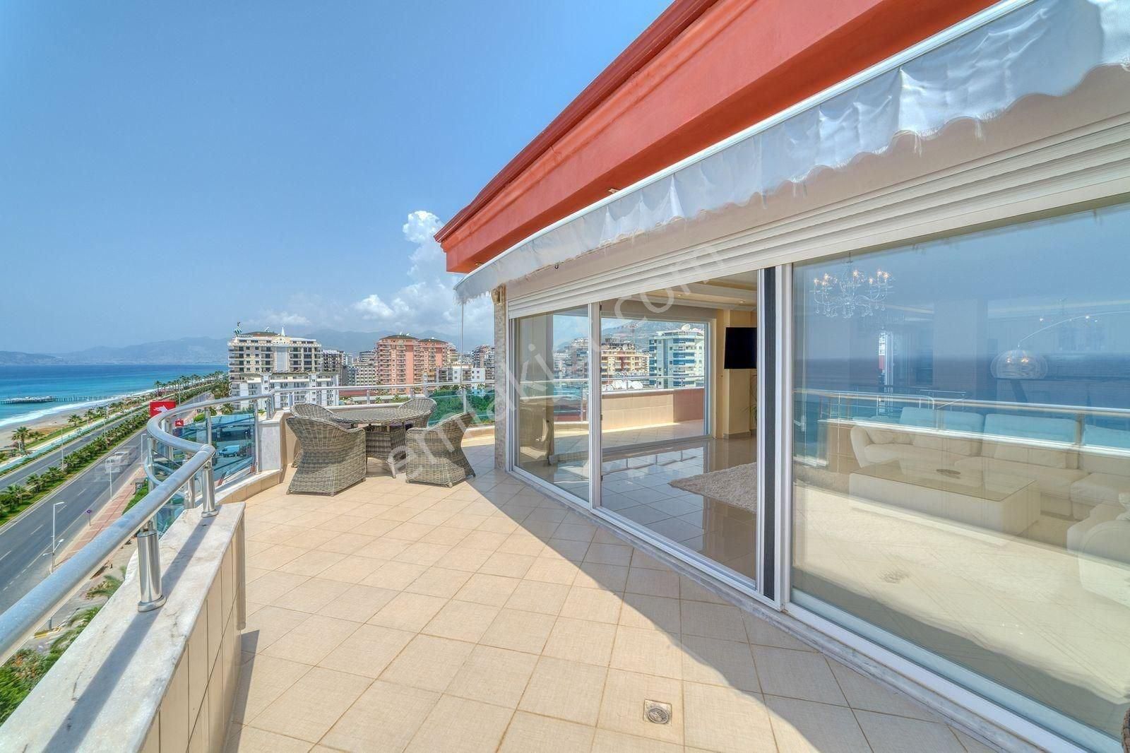 Alanya Mahmutlar'da Denize Sıfır Lüks 3+1 Penthouse Fırsatı