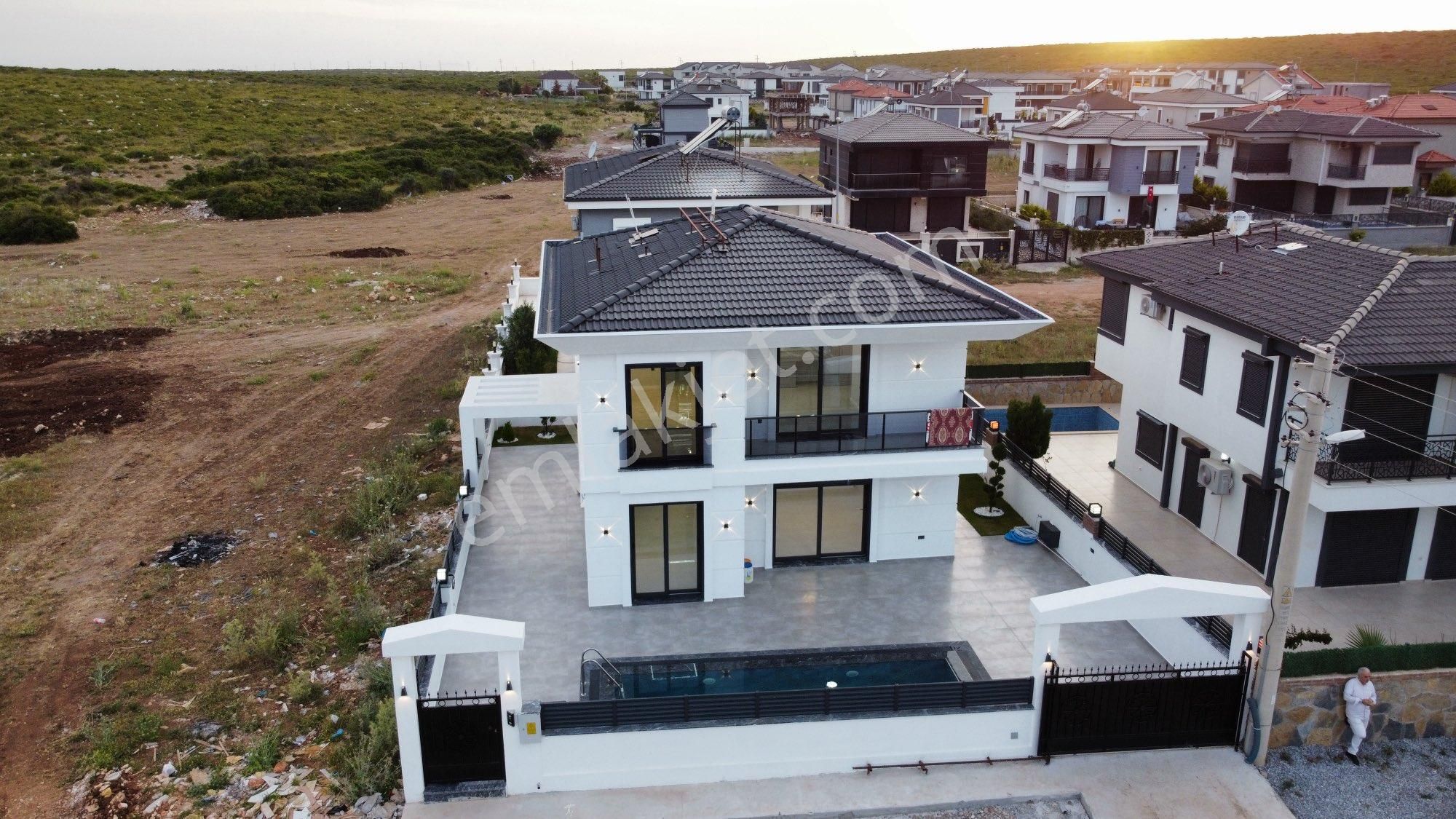 Didim Efeler'de Bölgenin En Uygun Villası 300 M2 Arsa İçinde 4+1 Villa ( İlanımız Videoludur)