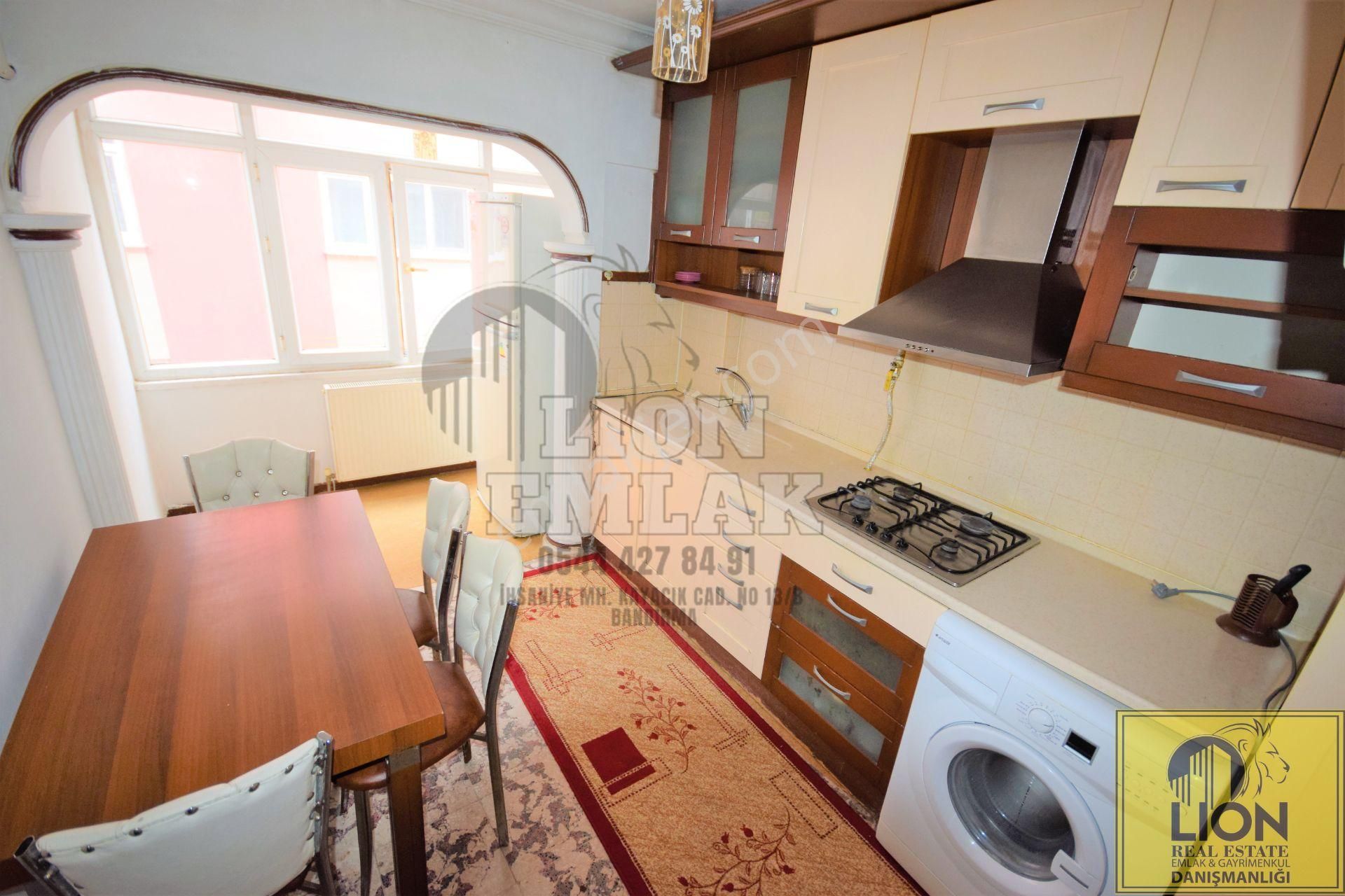 Bandırma Hacıyusuf'ta Arakat,balkonlu Satılık 2+1 Daire