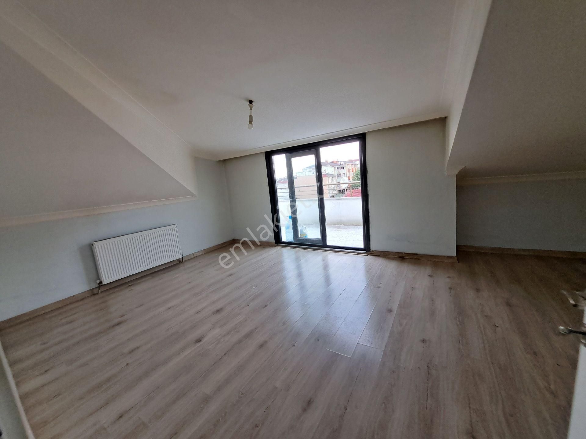 Bolluca Kiralık 1+1çatı Kat