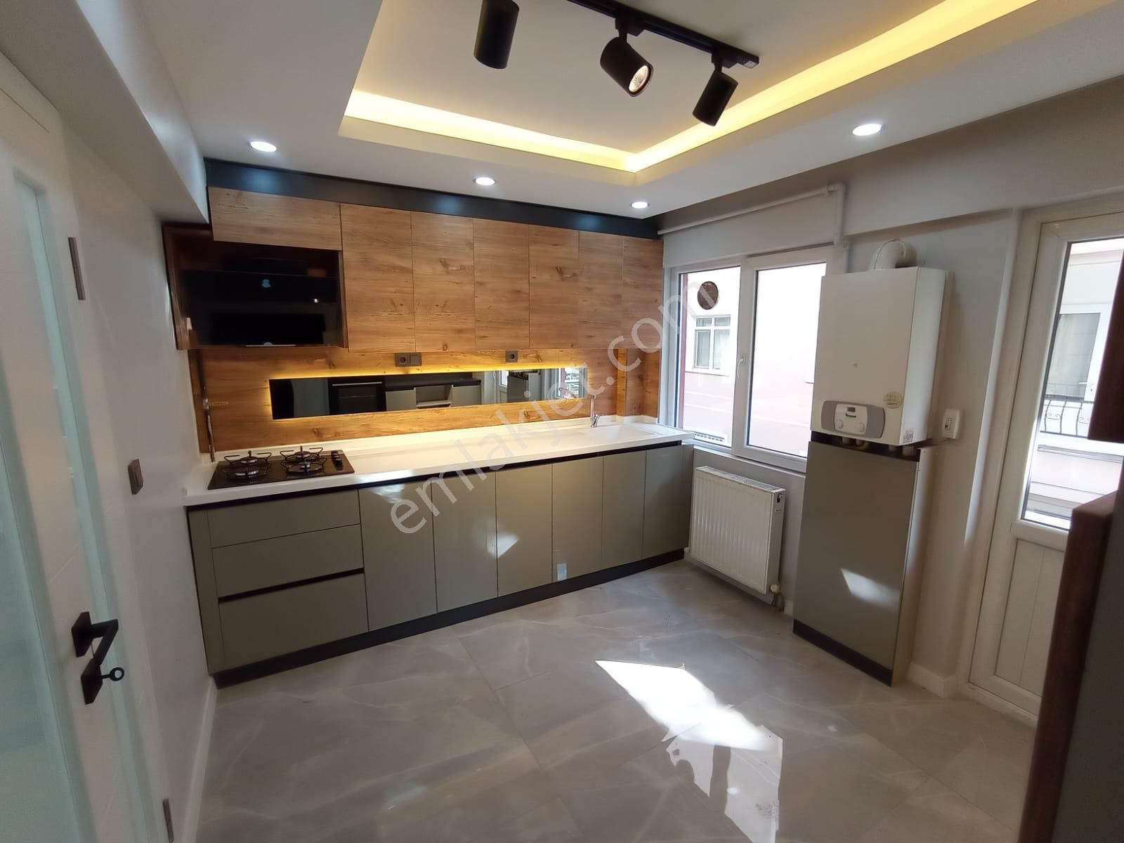 Yazıcı Emlaktan Etimesgut İstasyon Mahallesinde Satılık 3+1 Daire