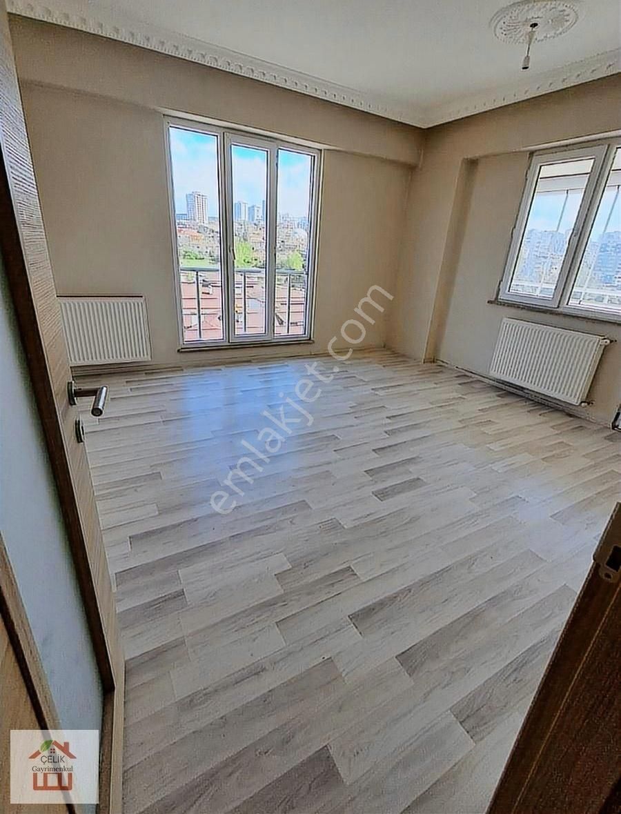 Çelik Gayrimenkulde Şok Market Üzeri Ana Cadde De Geniş 2+1