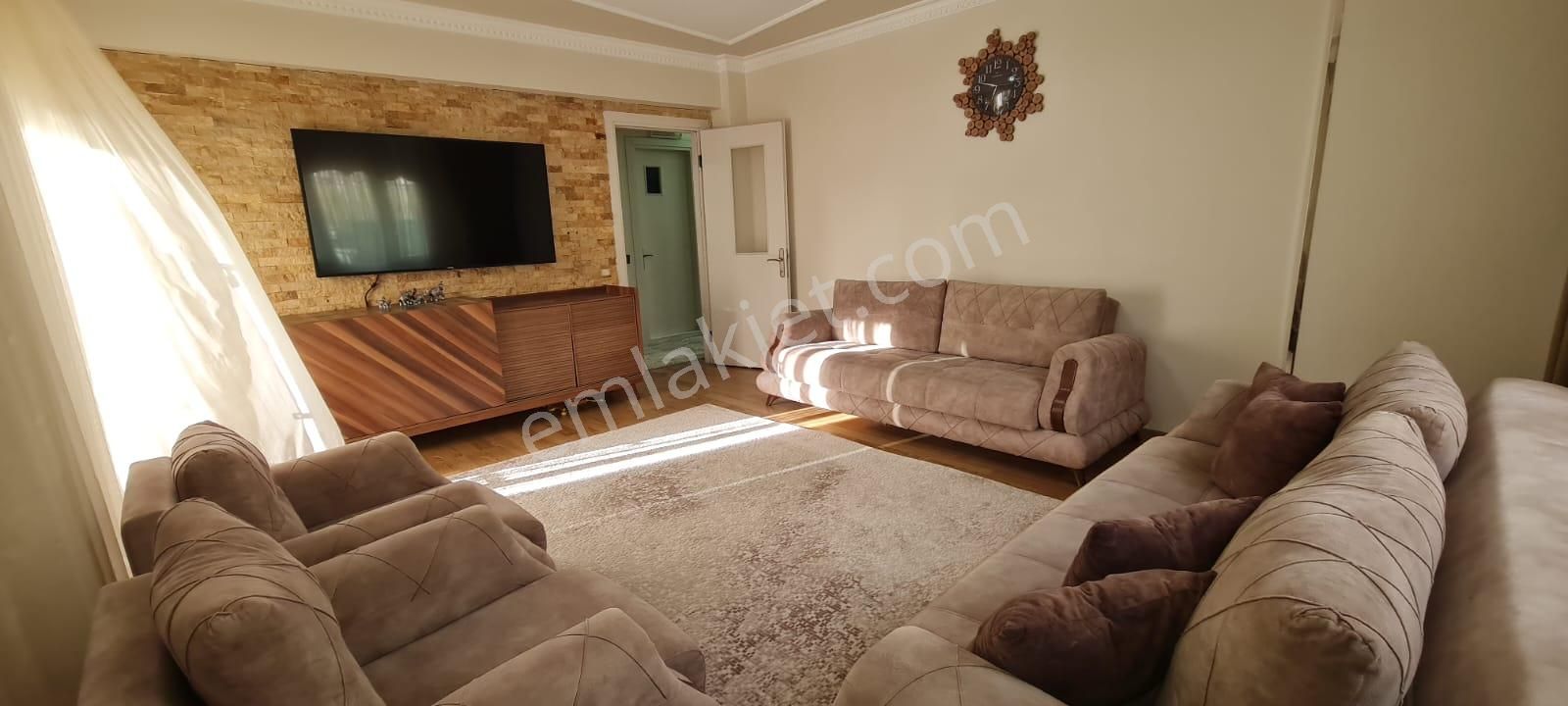 İzmir Buca Dumlupınar Mahallesinde Geniş 3+1 Satılık Daire