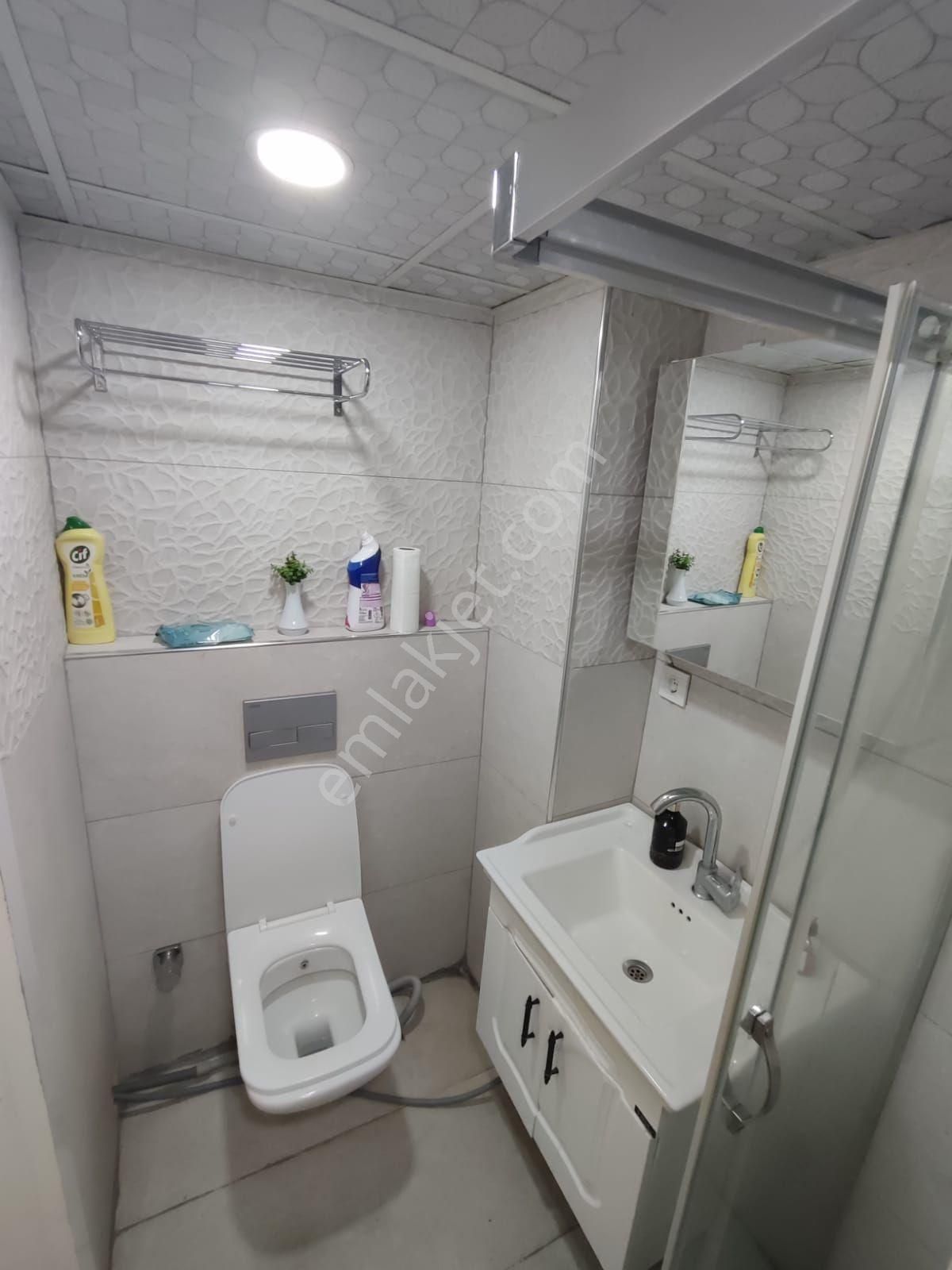 Aylık Ödemeli Boş Stüdyo Oda