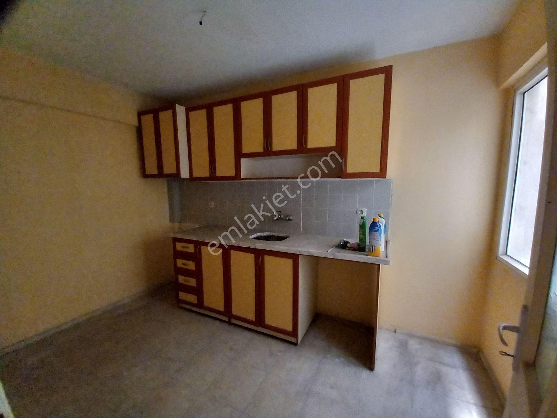 Konak Gültepe Ulubatlı Mh.arakat 3+1 Daire