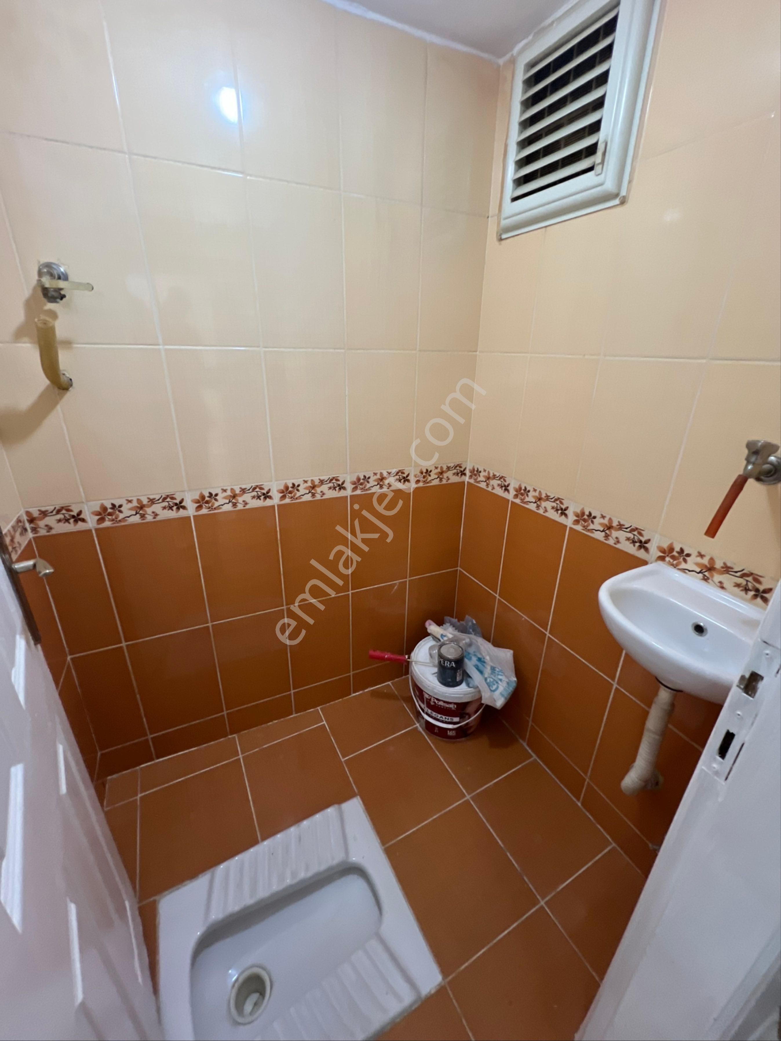 Metrobüse 10 Dakika Yürüyüş Mesafesinde 2+1 Full Eşyalı Bahçe Katı - Görsel 5