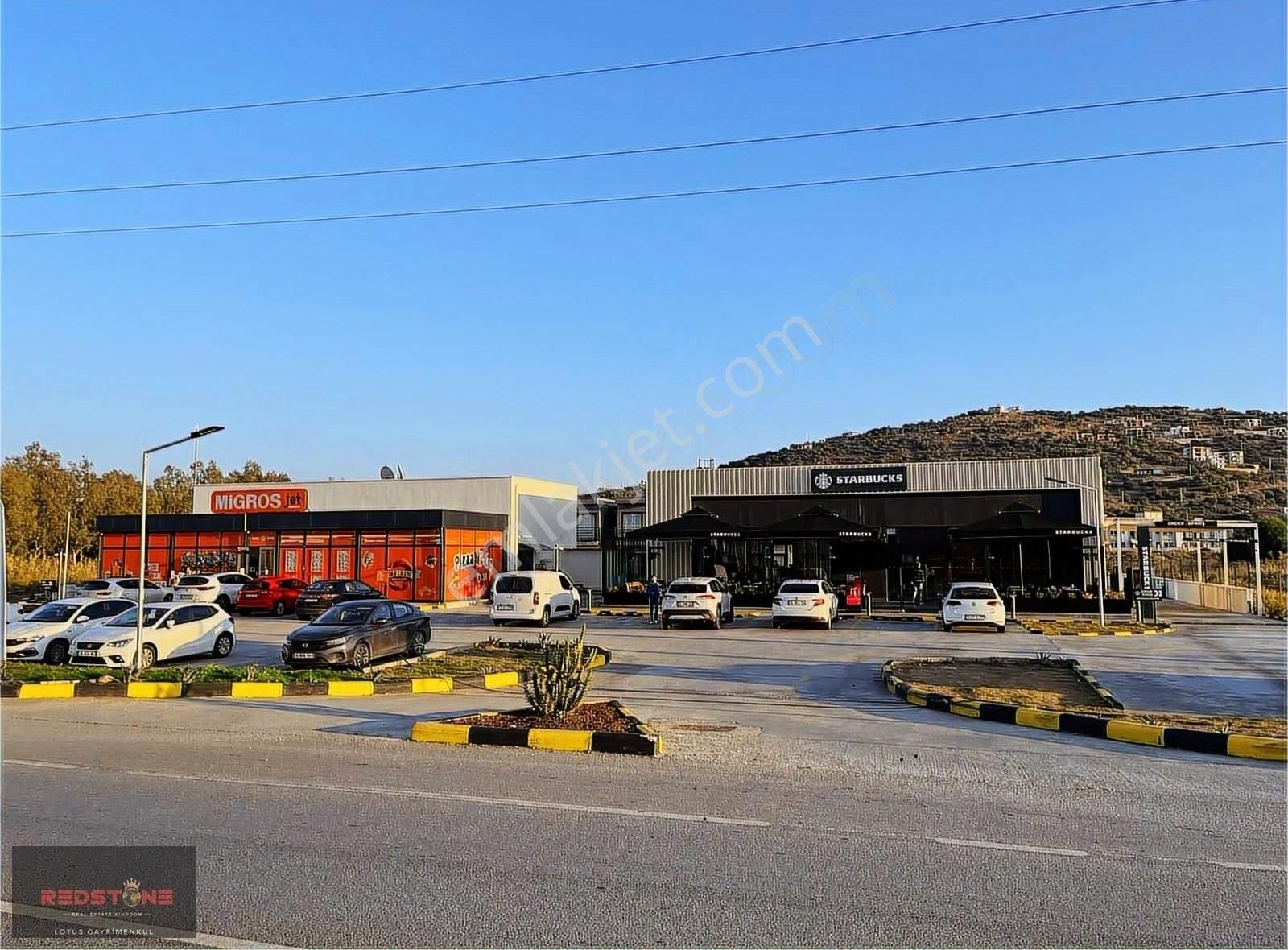 Avm Konseptli Sitede Havuz Önü 35m2 Özel Teraslı Daire