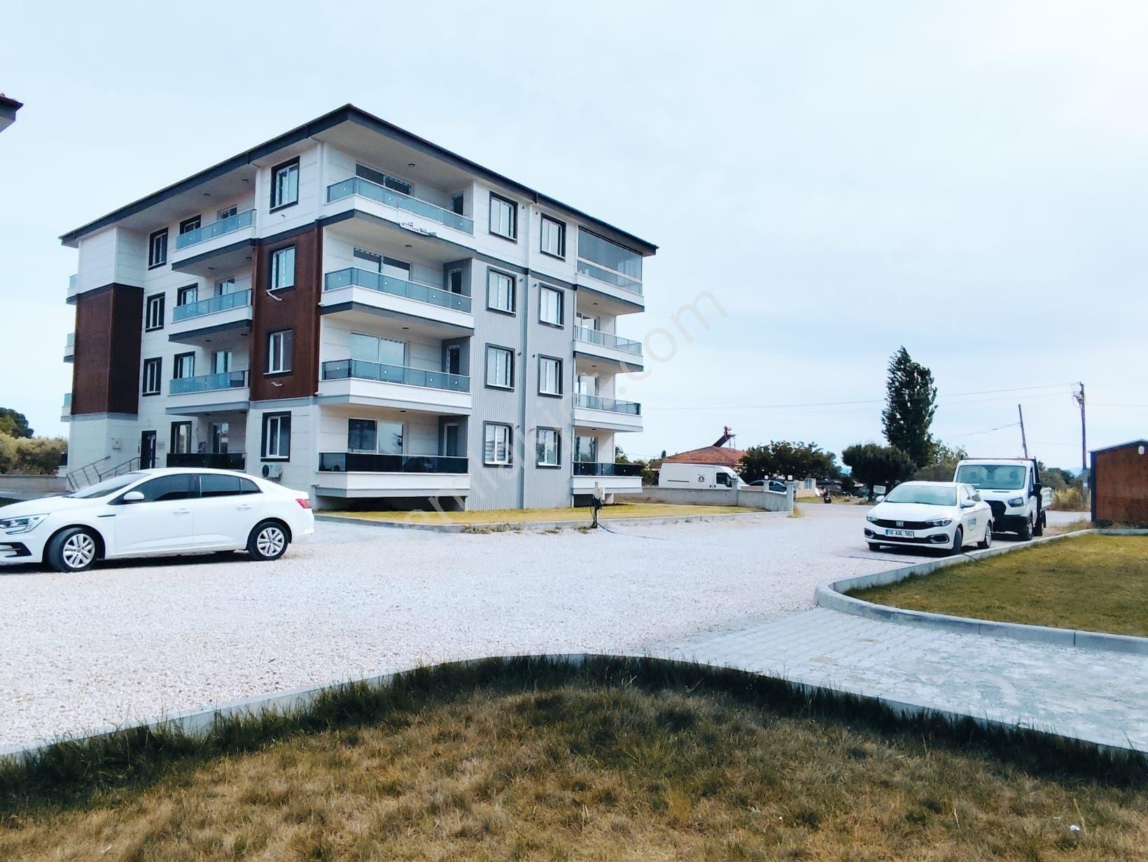 Premar Ayvada'dan Ayvalık Altınovada 4 Katlı Binanın 3.kat 3+1 İle 4+1 Sıfır Lüks Daireler