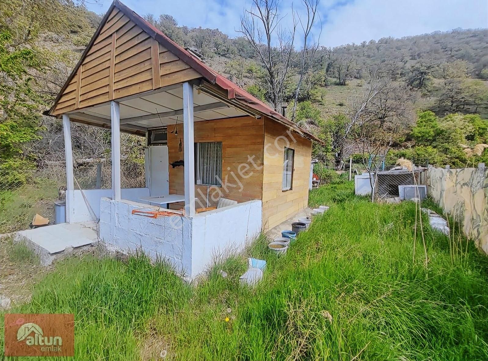 Altun Emlaktan Ayaşta Asfalt Yola Cephe Tek Tapu Satılık Arsa