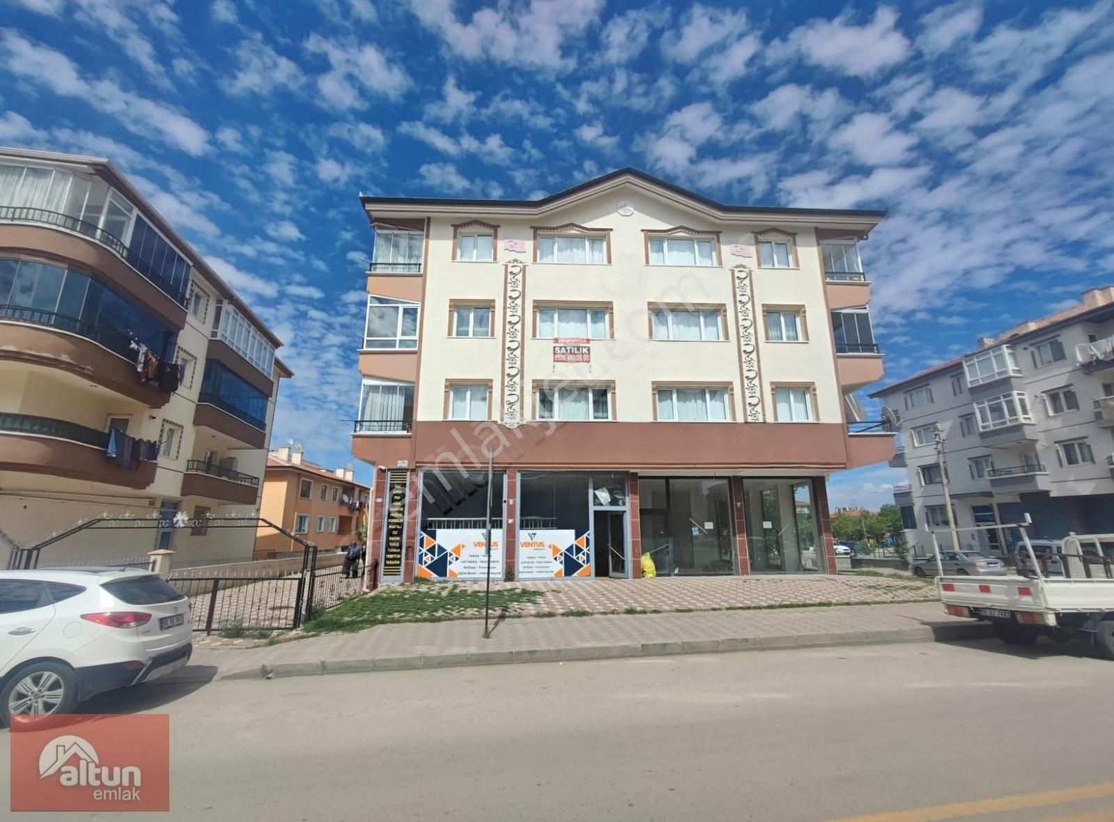Altun Emlaktan Ara Kat Ön Cephe Full Yapılı 3+1 Satılık Daire