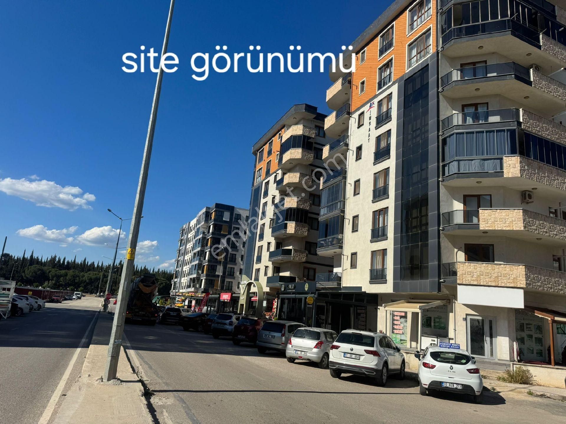 Lüks Sitede Kapalı Mutfak Geniş 2+1 Daire