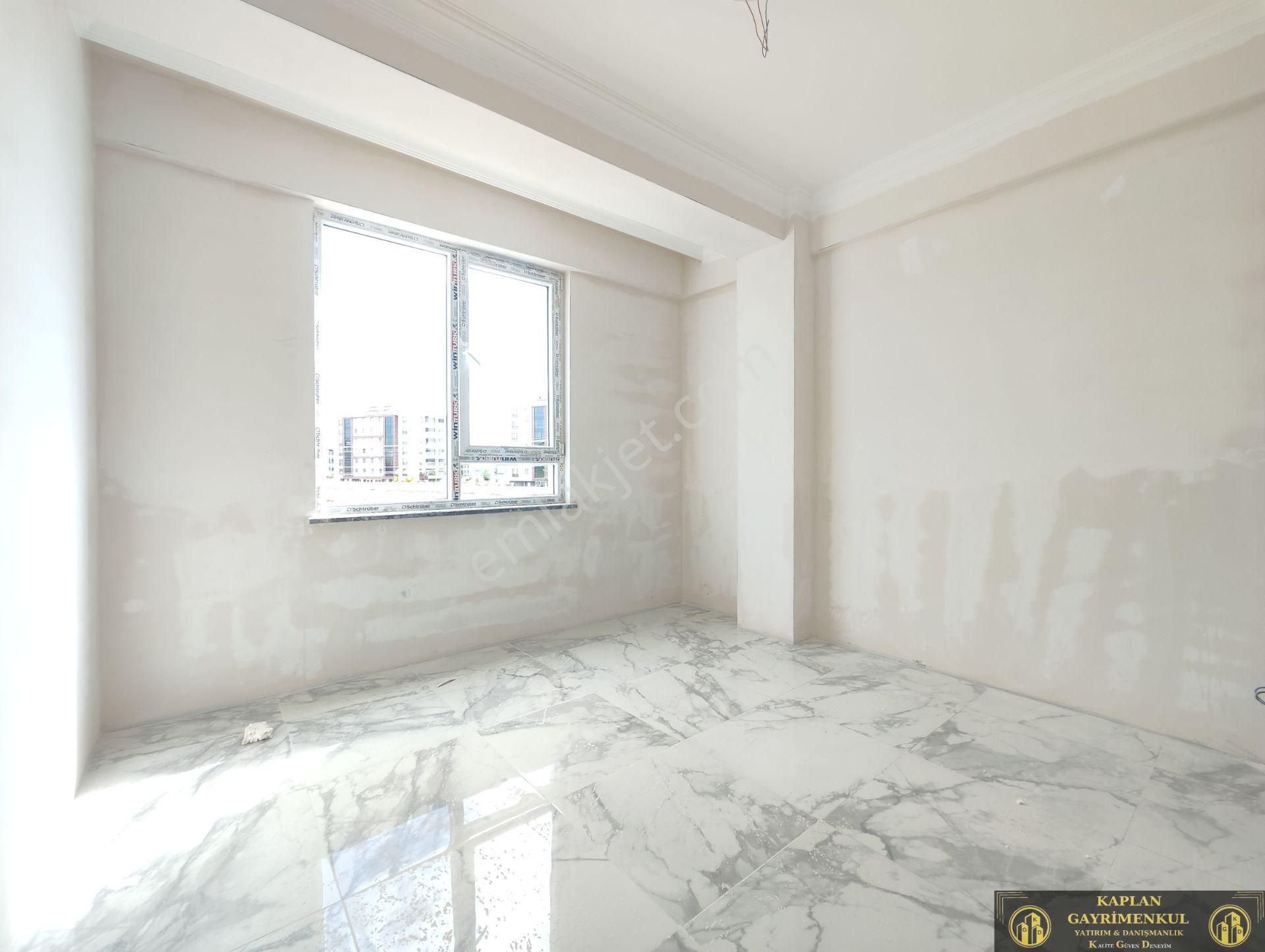 Kaplan Gayrimenkul’den 71 Evler Mah. Kafkas Cad. Üstü 2+0 60 M² Satılık Daireler