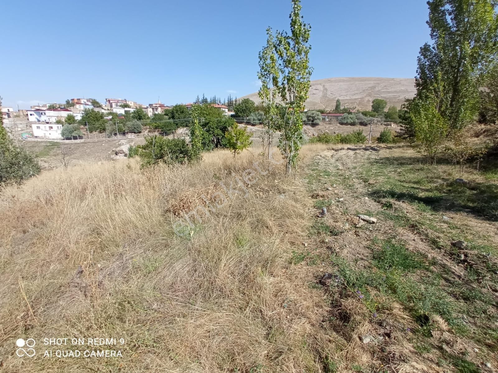 Niğde Merkez Değirmenli Belediyesinde 3200 M2 Mahalle İçinde Etrafı Çevrili