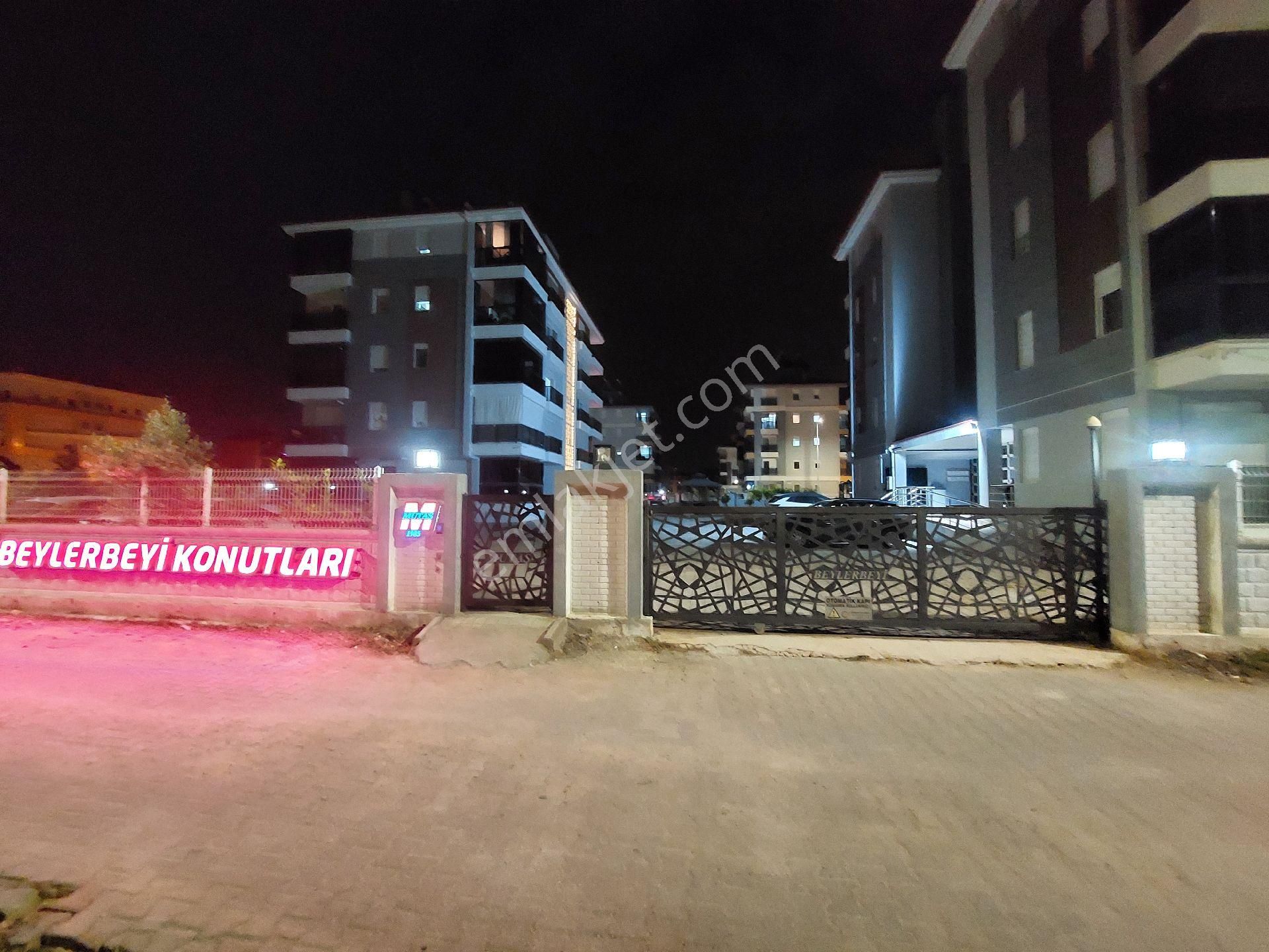 Antalya Döşemealtı Yeniköyde 2+1 Site İçi Doğal Gazlı Satılık Lüks Daire