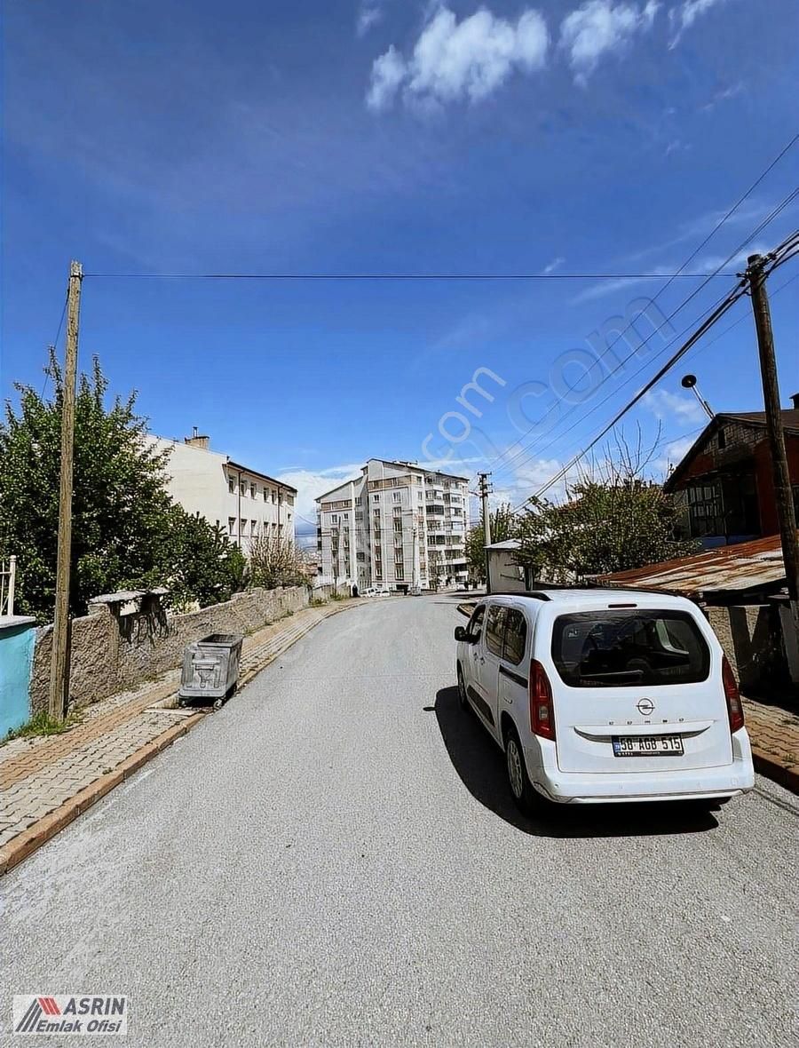 Asrın Emlak'tan İstiklal Mh.304 Mt Arsa 2 Katlı Temiz Daire
