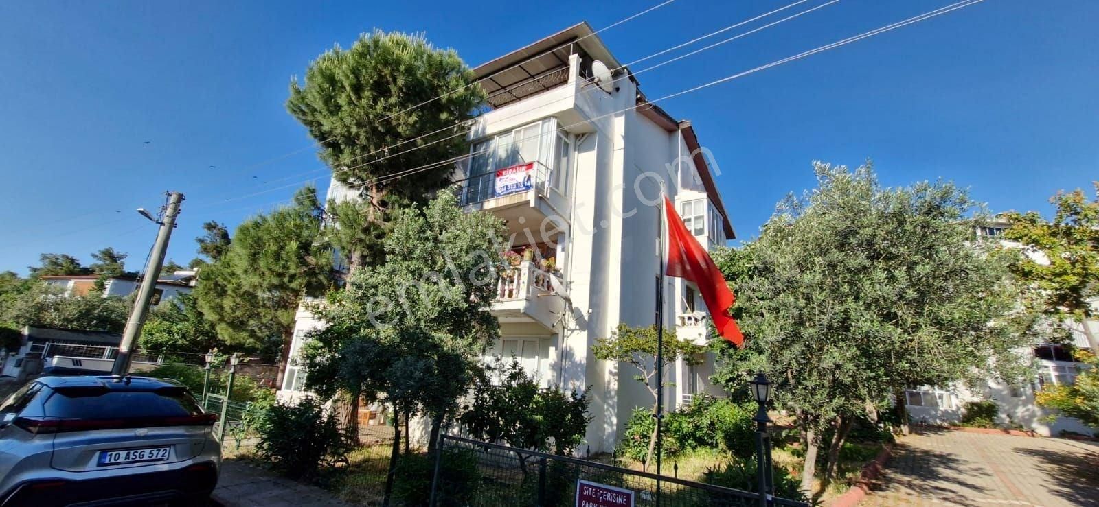 Ayvalık, Sarımsaklı 2+1 Eşyalı Kiralık Dubleks Daire