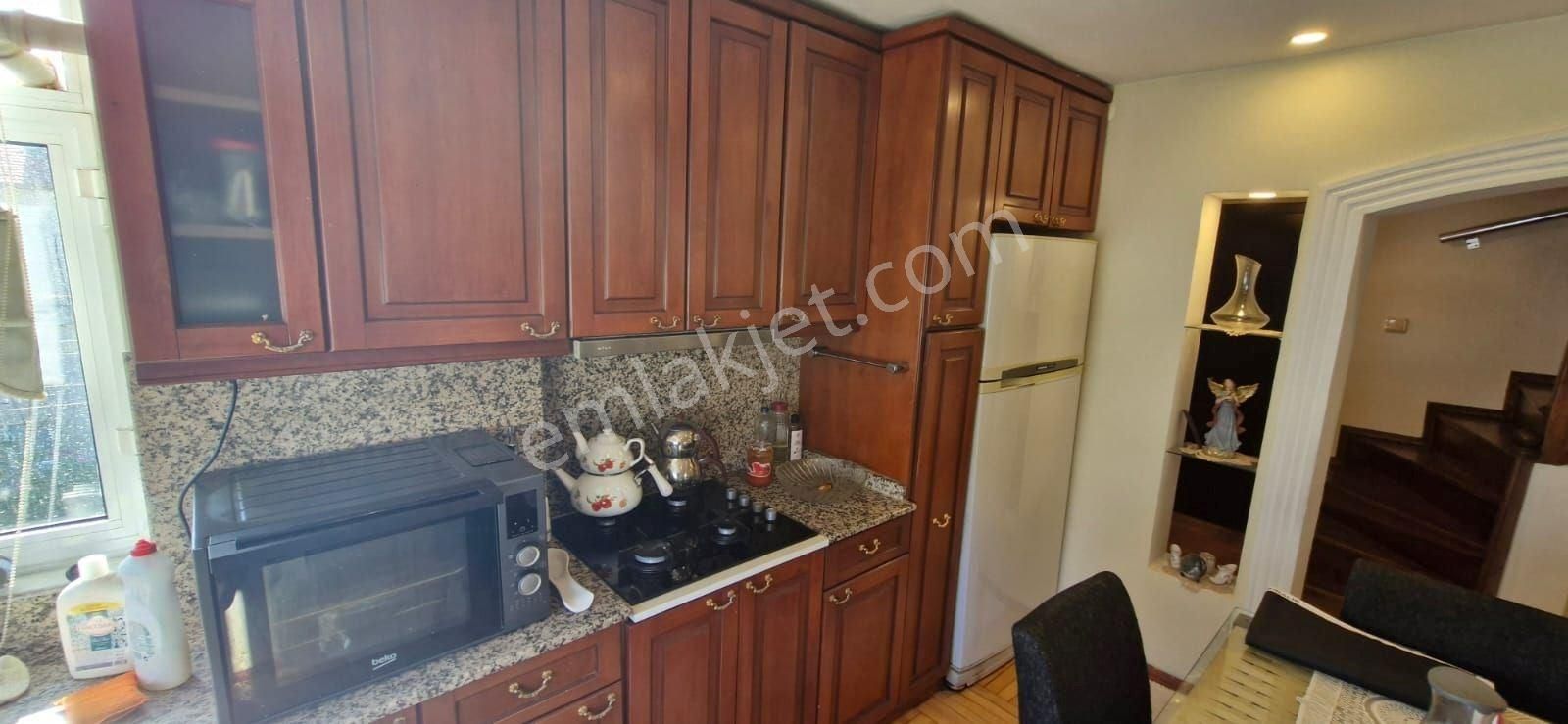 Ayvalık, Sarımsaklı 2+1 Eşyalı Kiralık Dubleks Daire