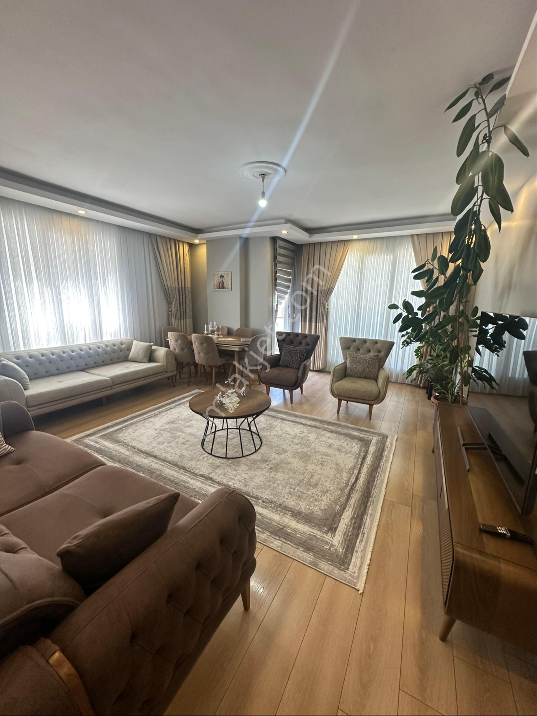 Akçaburgazın Kusursuz M2 Li 3+1 Ara Katı