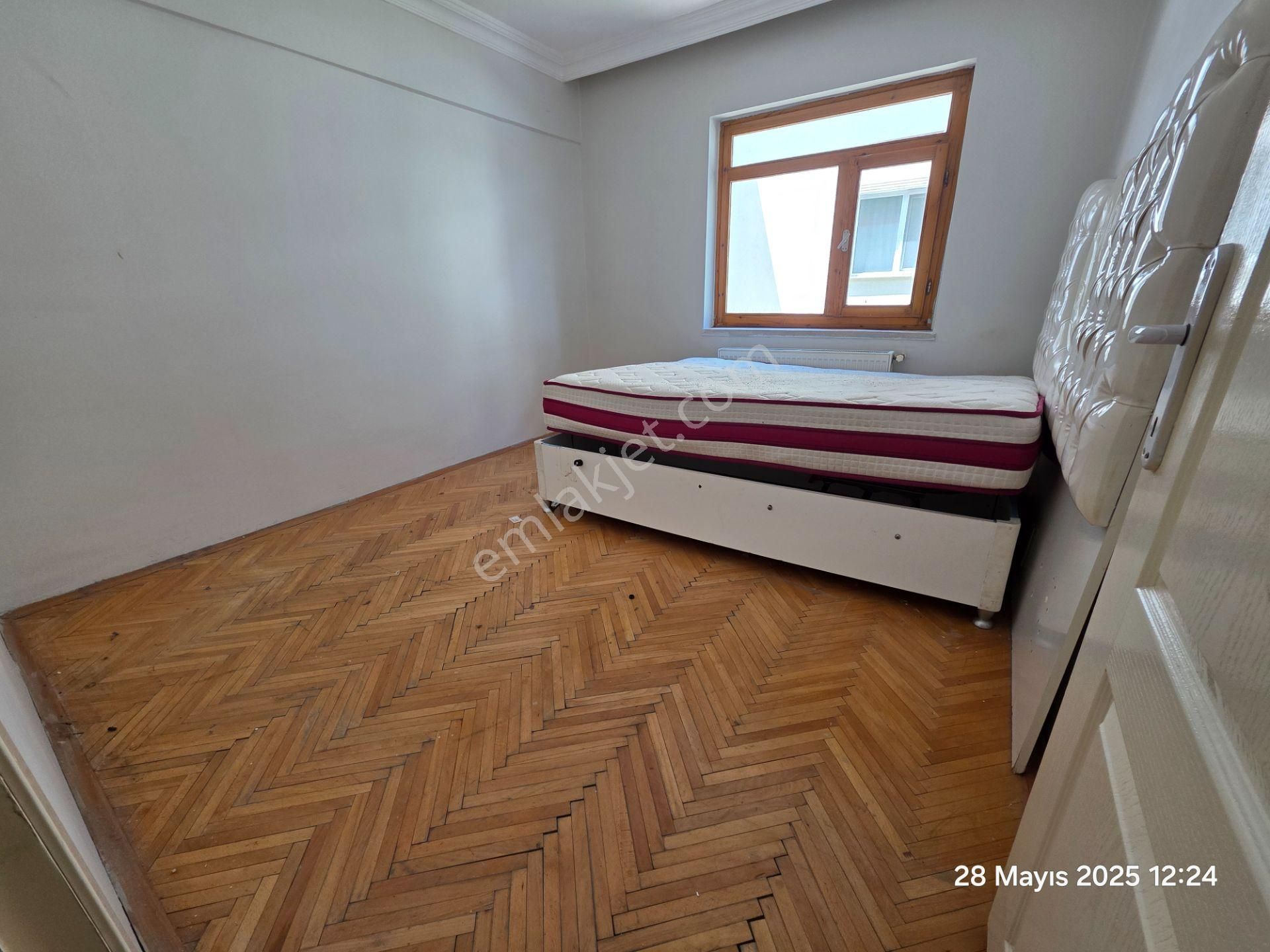Ankara Topçu Da Satılık 3+1 Daire Ara Kat Harika Güney Otoparklı