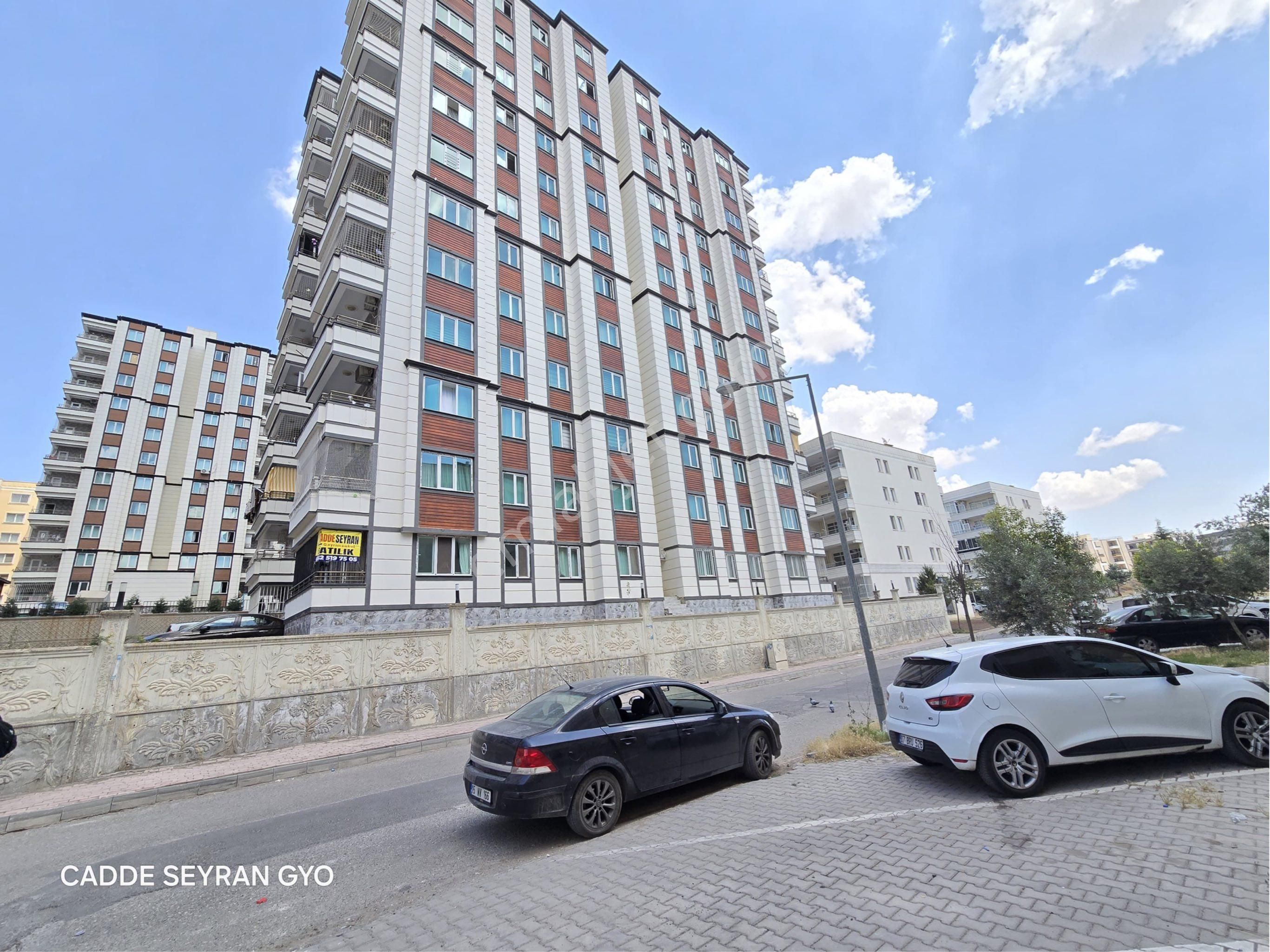 Cadde Seyrandan Satlık 3+1
