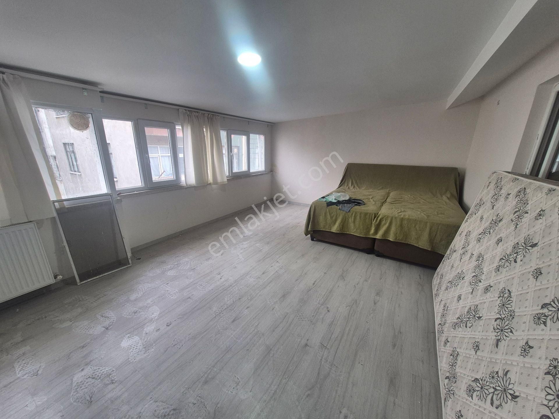 Canik Karşıyaka'da Belediyeye Çok Yakın Satılık 3+1 Daire (çatı Katı, Asansör Yok) - Görsel 9