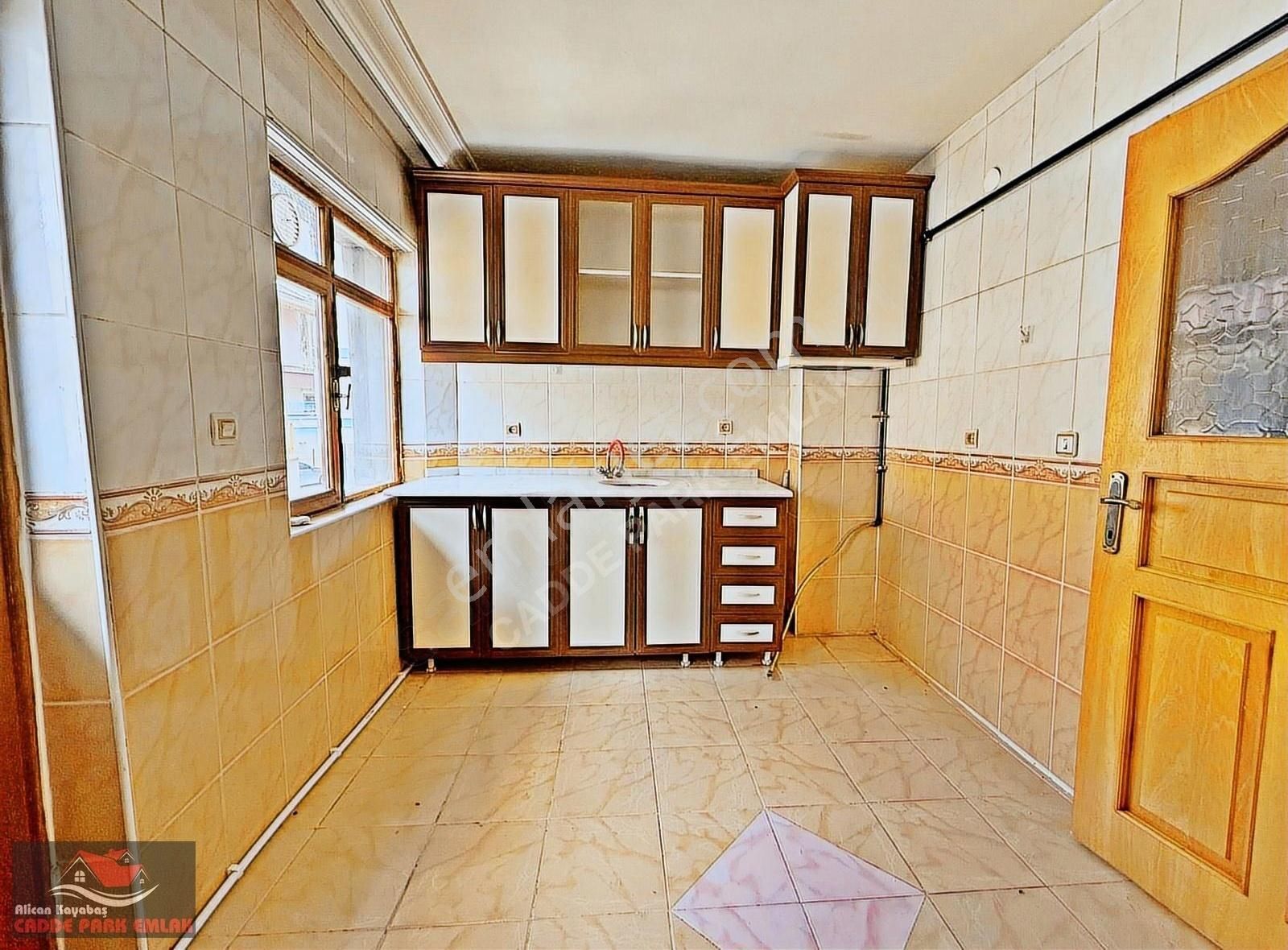 Esertepe_bankalar_cadde_üzeri_uygun_fiyatlı_acil_3.kat_130m²_3+1