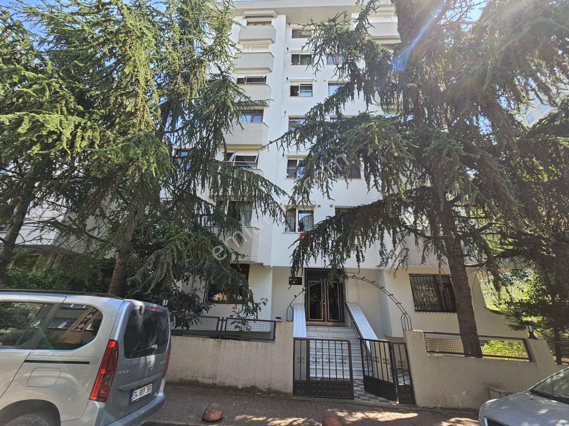 Maltepe Adatepe 5+1 Mesa Cadde'ye Ve Belediye'ye Komşu 180m2 Satılık Boş Daire