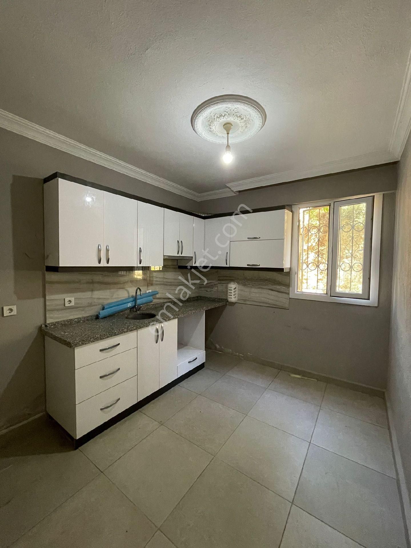 Milas Gümüşlük Mahallesi Nde Kiralık Bahçeli 2 Artı 1
