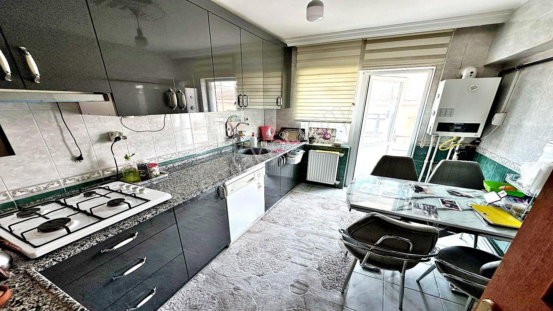 Kuşcağız Gazeller Caddesi Yakını Altında Daire Var Yüksek Giriş!