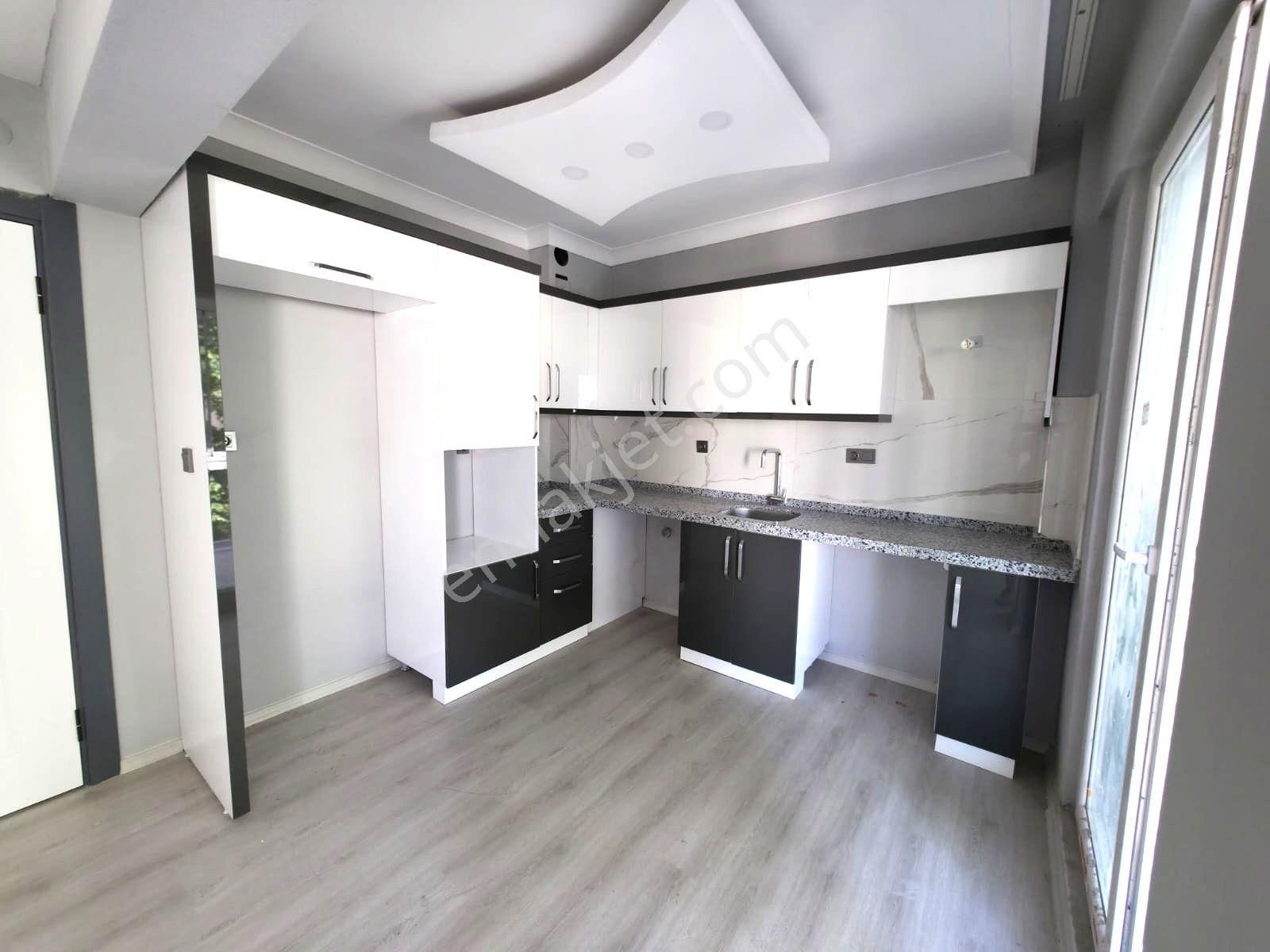 🔴 Ayanoğlundan Akçayda Merkezde Denize 100 Mt Ön Cepheli 3+1 Satılık Daire