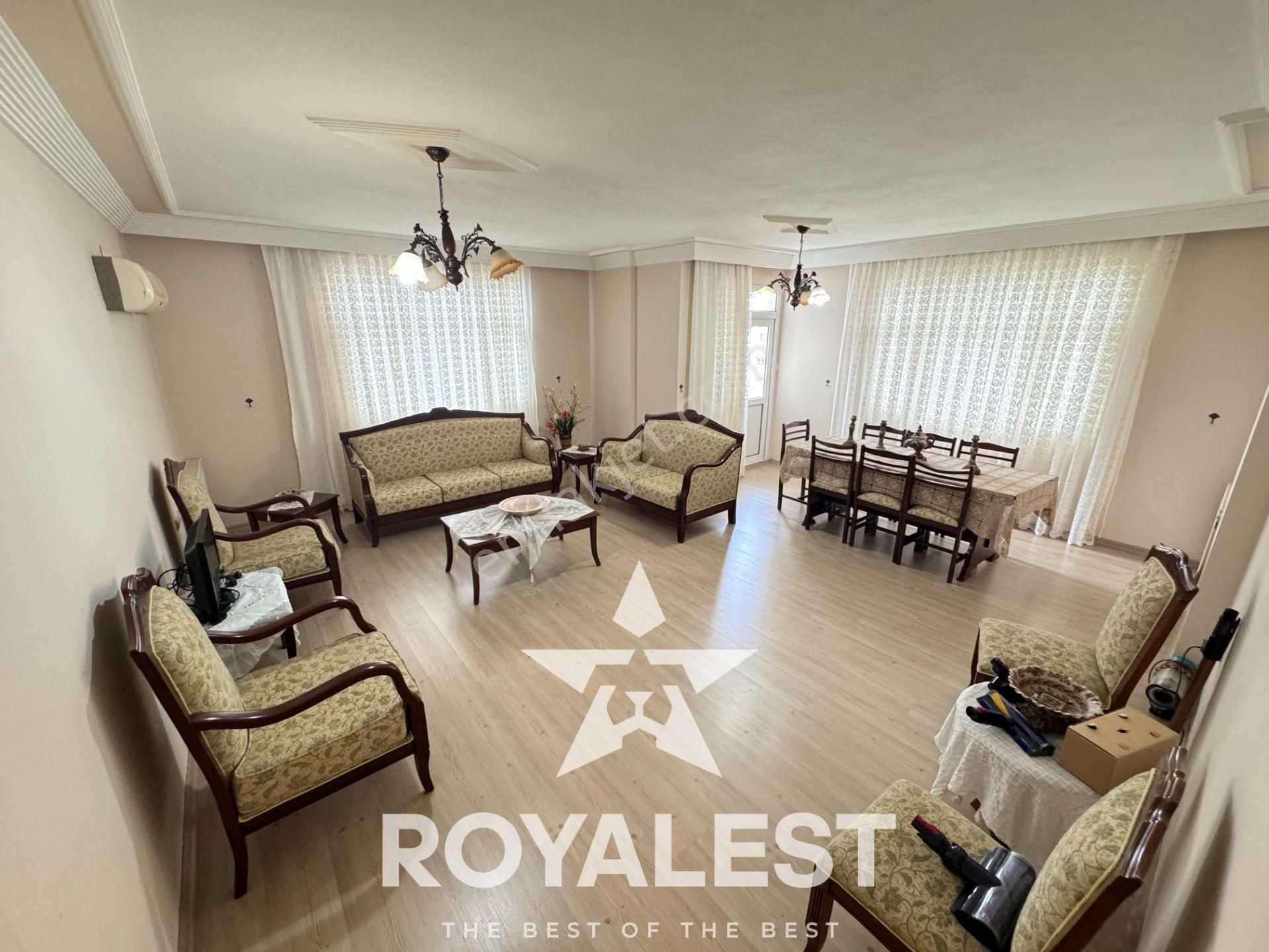 Royalestten Ekstra Geniş Kapalı Mutfak Hayalpark Civarı Daire