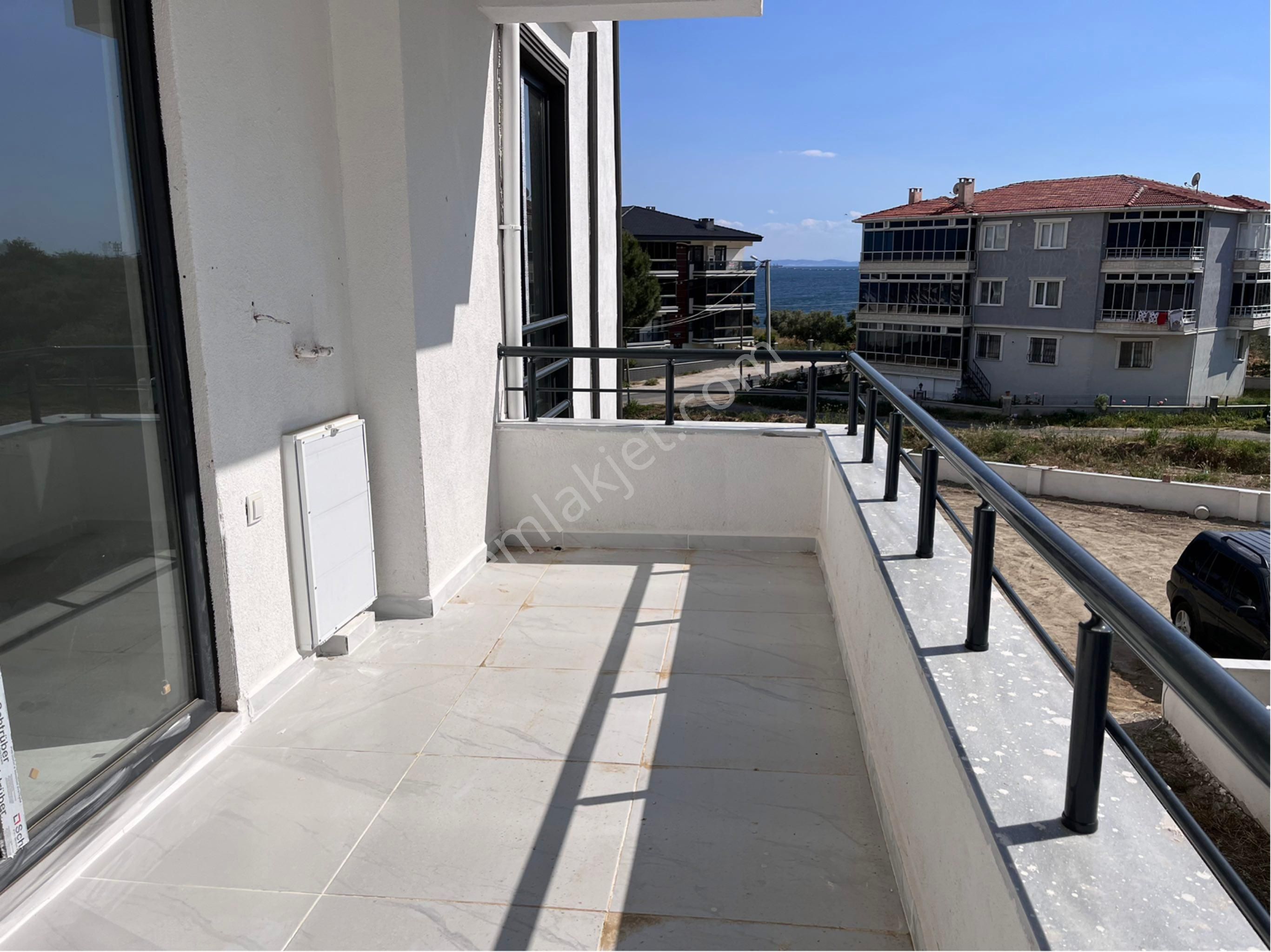 Şarköy Mürefte Mh. Ara Kat Kısmen Deniz Görür Kendine Ait Otoparklı (0) Yazlık Daire Satılık