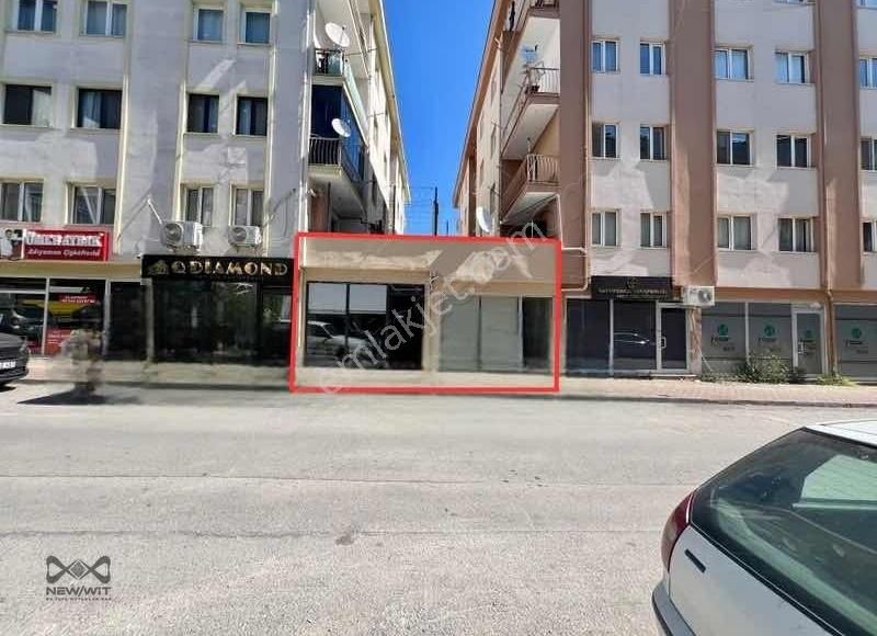 New/wit;merkezi Konumda Caddeye Cephe 84m2 Dükkan