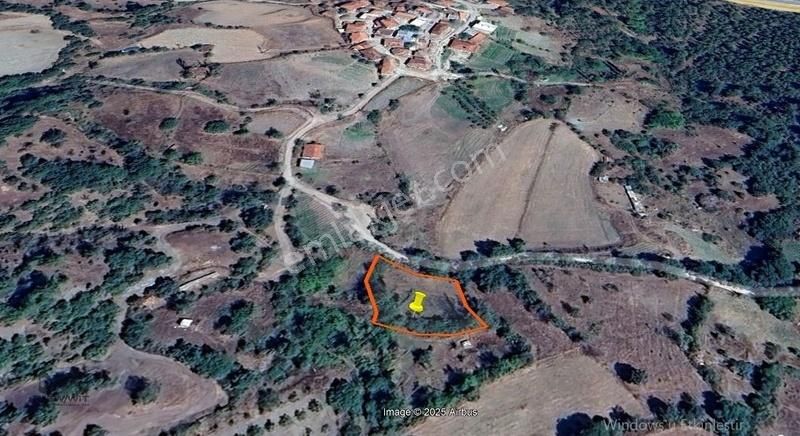 New/wit;köye Yakın İçerisinde Meyve Ağaçları Olan Satılık Bahçe