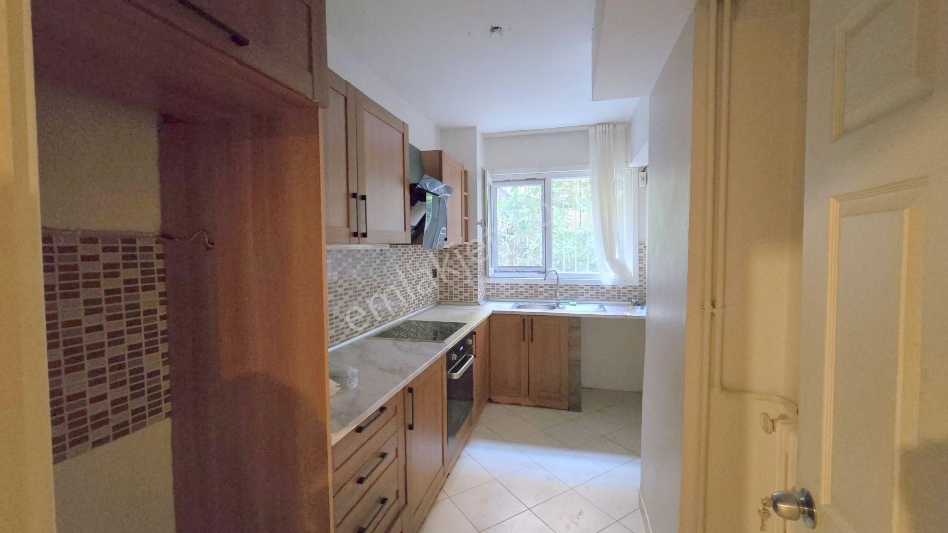 Modada Müstakil Bahçe Teras Kullanımlı Villa Tadında 2+1