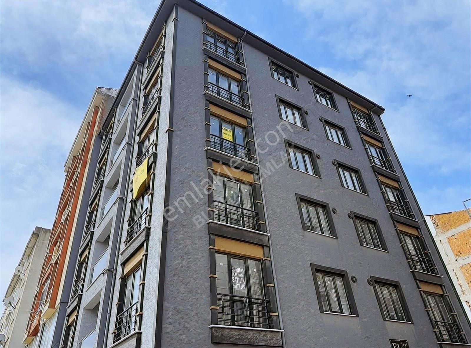 Çorlu Stadyum Yanı Ana Cadde Üzeri İskanlı Lüks 1+1 Daire