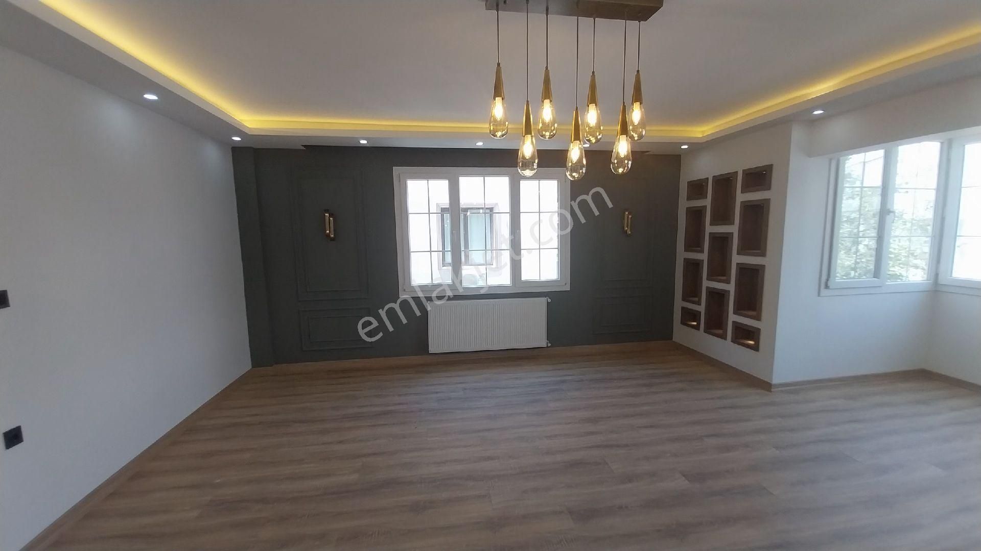 Buca Şirinyer Menderes Caddesi Eski Cezaevi Yakını Ana Cadde Üstü Satılık 3+1 Daire