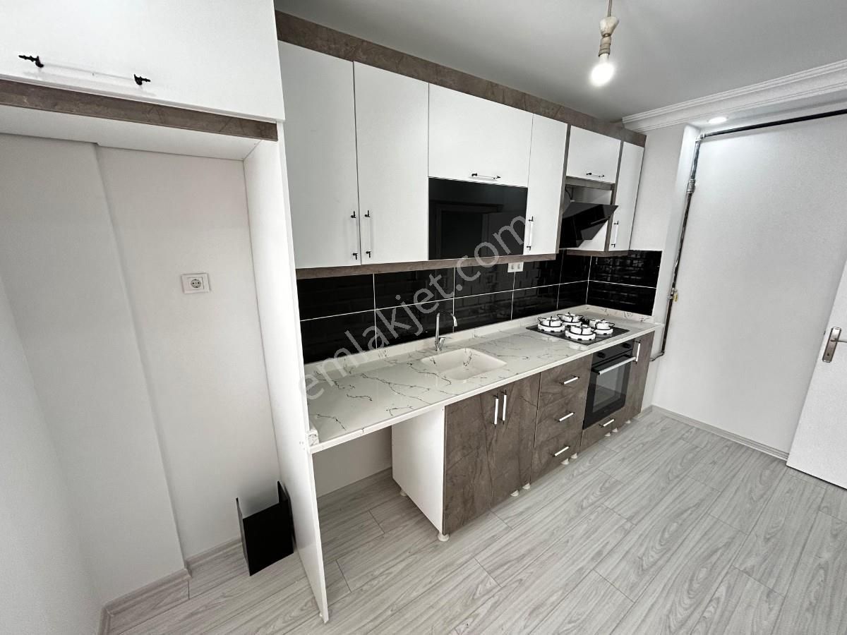Sincan Akşemsettin Mah 3+1 Full Yapılı Ara Katta Satılık Daire
