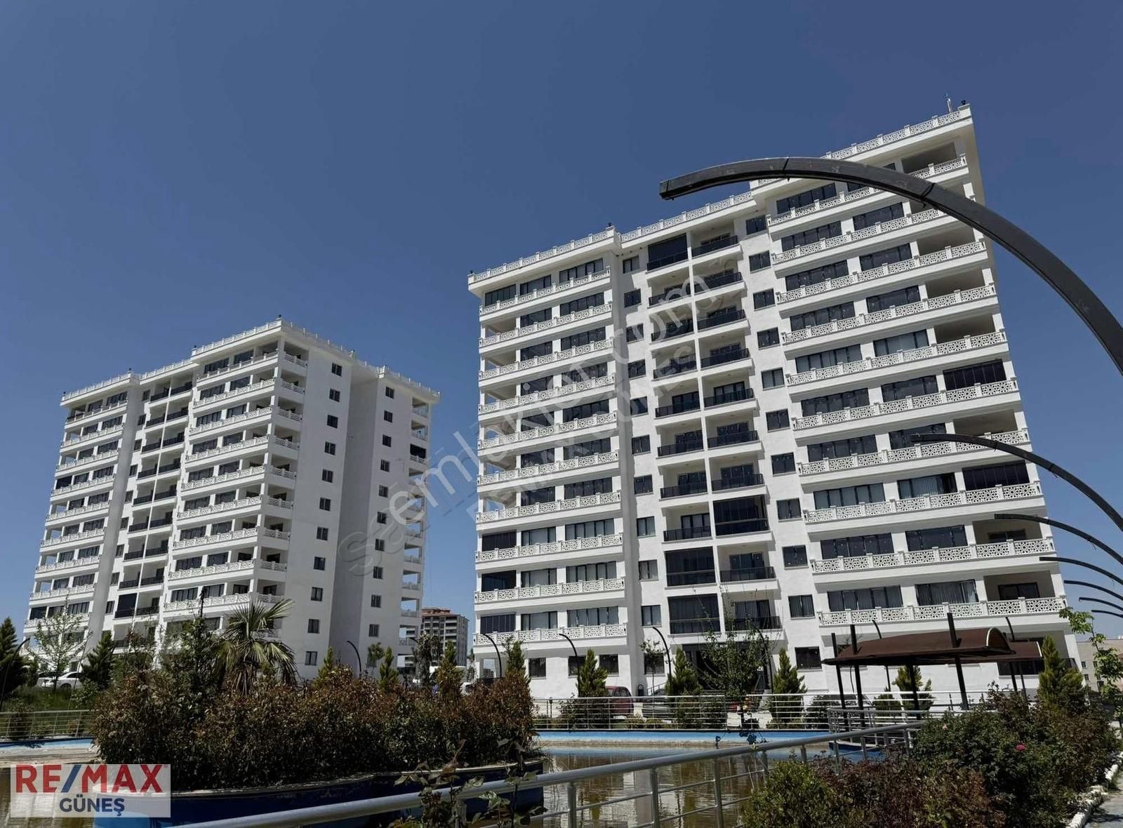 Kasr-ı Şehzade Konakları'nda Remax Güneş'ten 3+1 Ara Kat Daire
