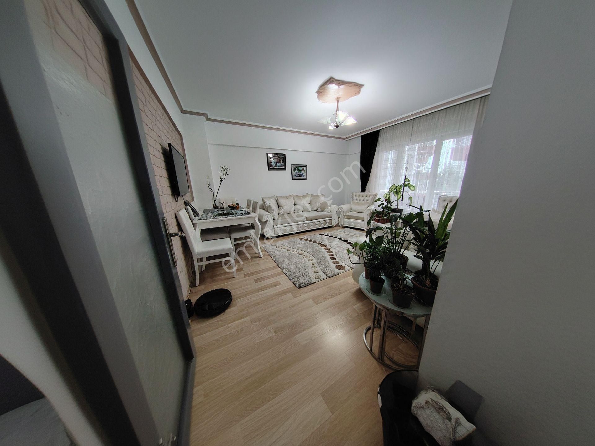 Şahintepe Mah Hocalı Cad Üzerinde 2.kat Asansörlü 2+1 Daire
